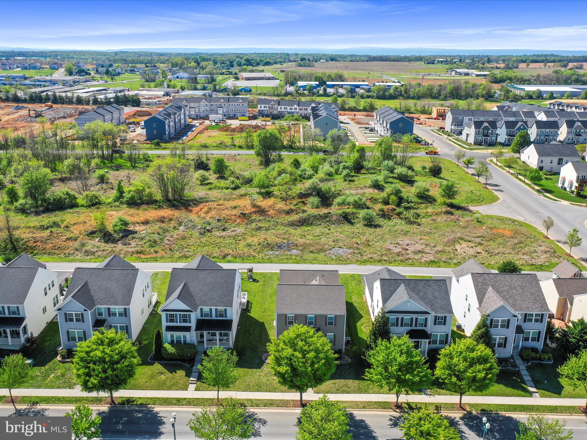 LAKELAND PLACE - Residential