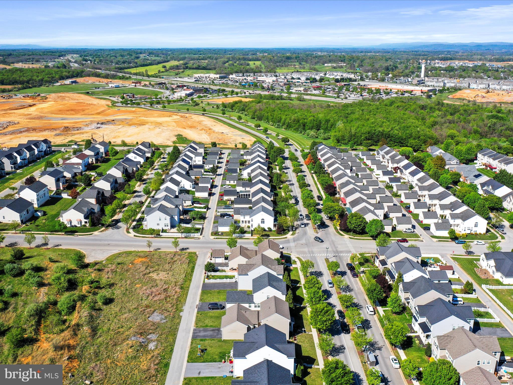 LAKELAND PLACE - Residential