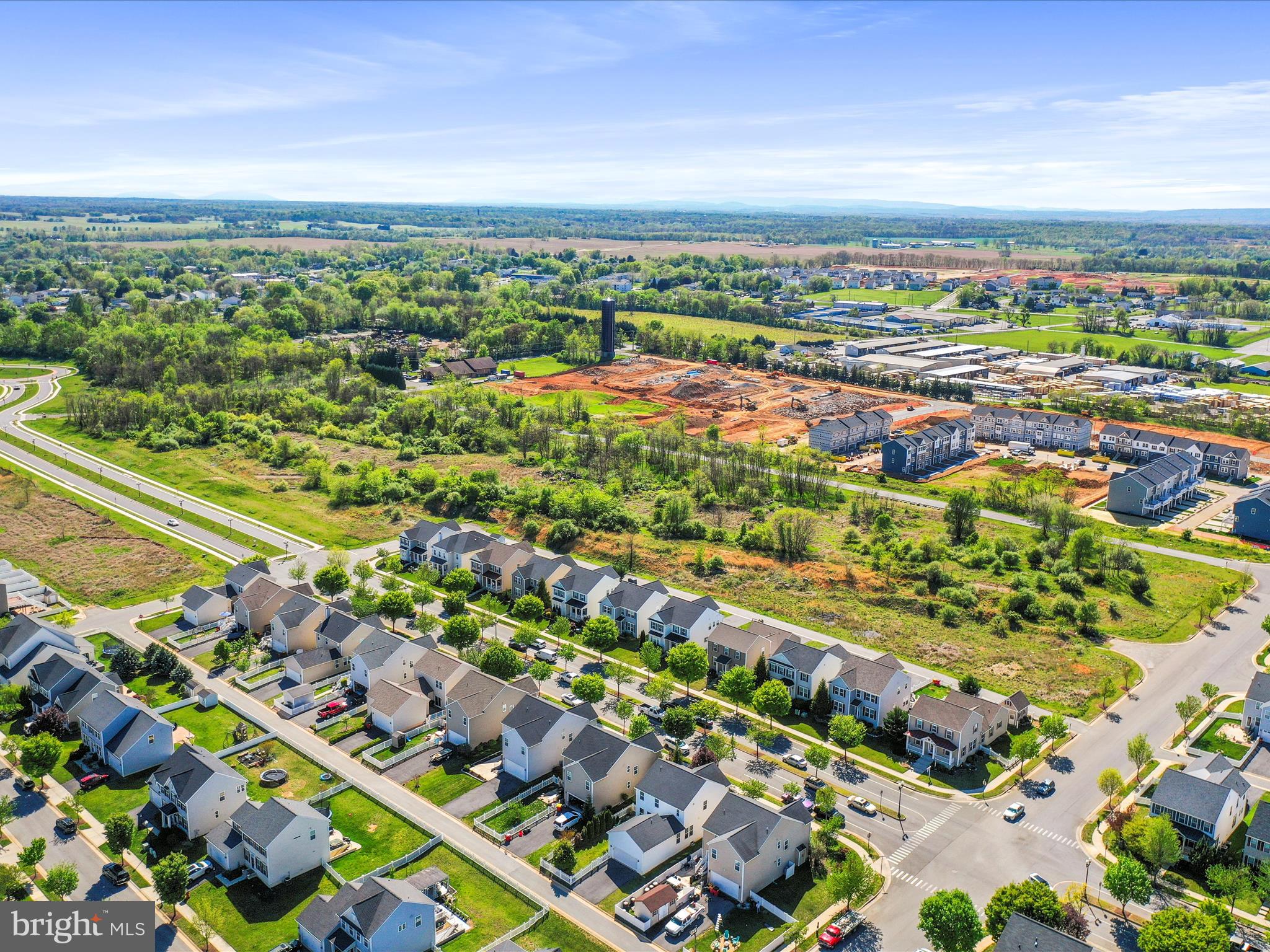 LAKELAND PLACE - Residential