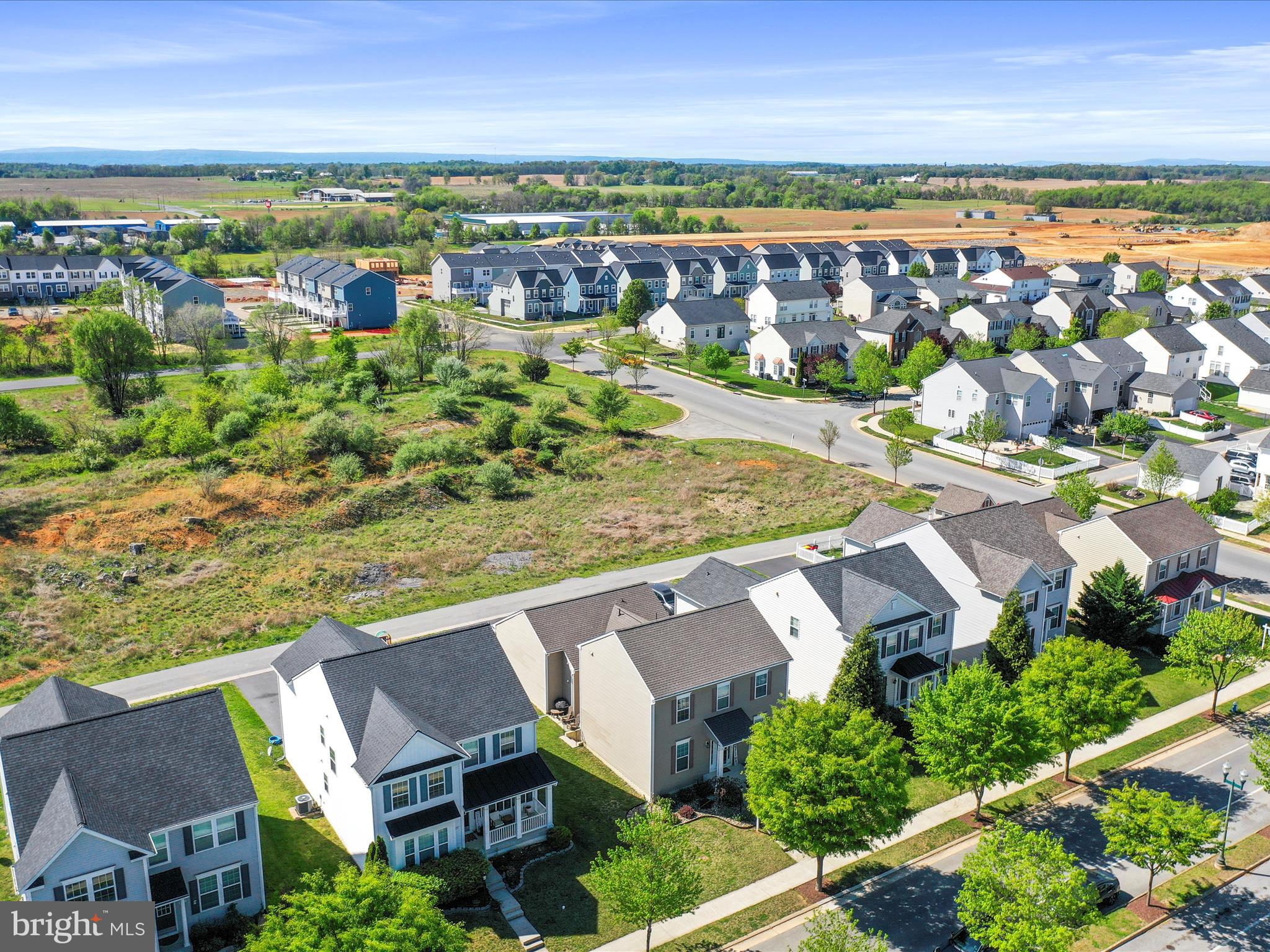 LAKELAND PLACE - Residential