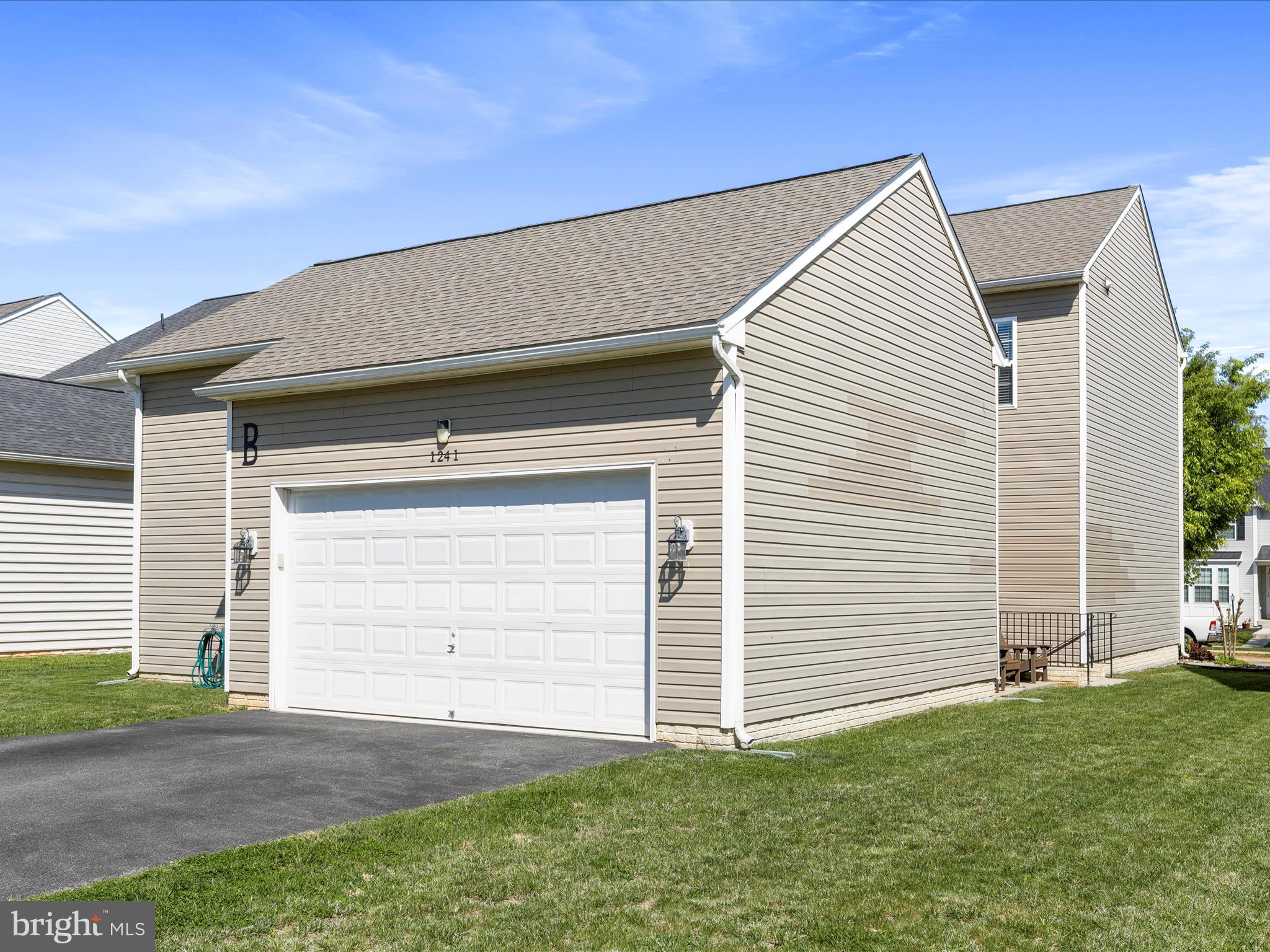 LAKELAND PLACE - Residential