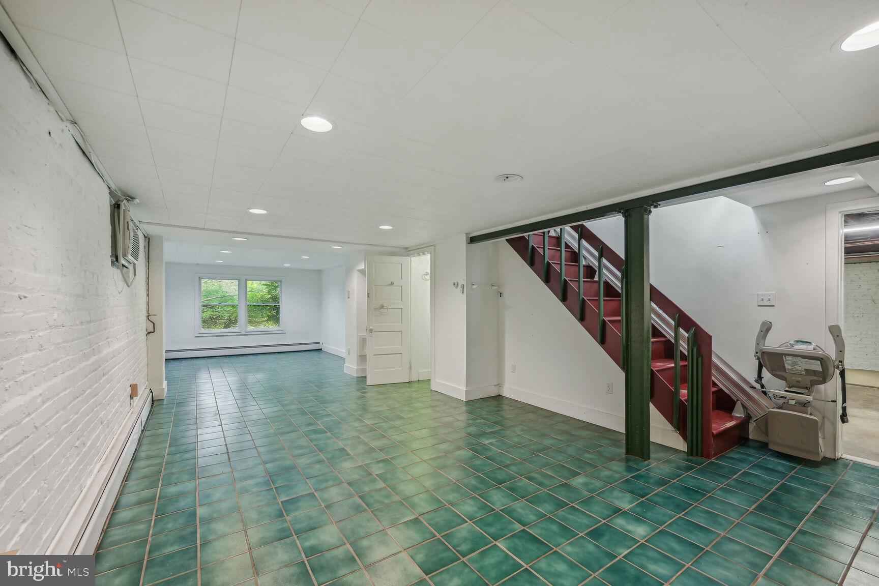 SOMERSET HEIGHTS - Residential