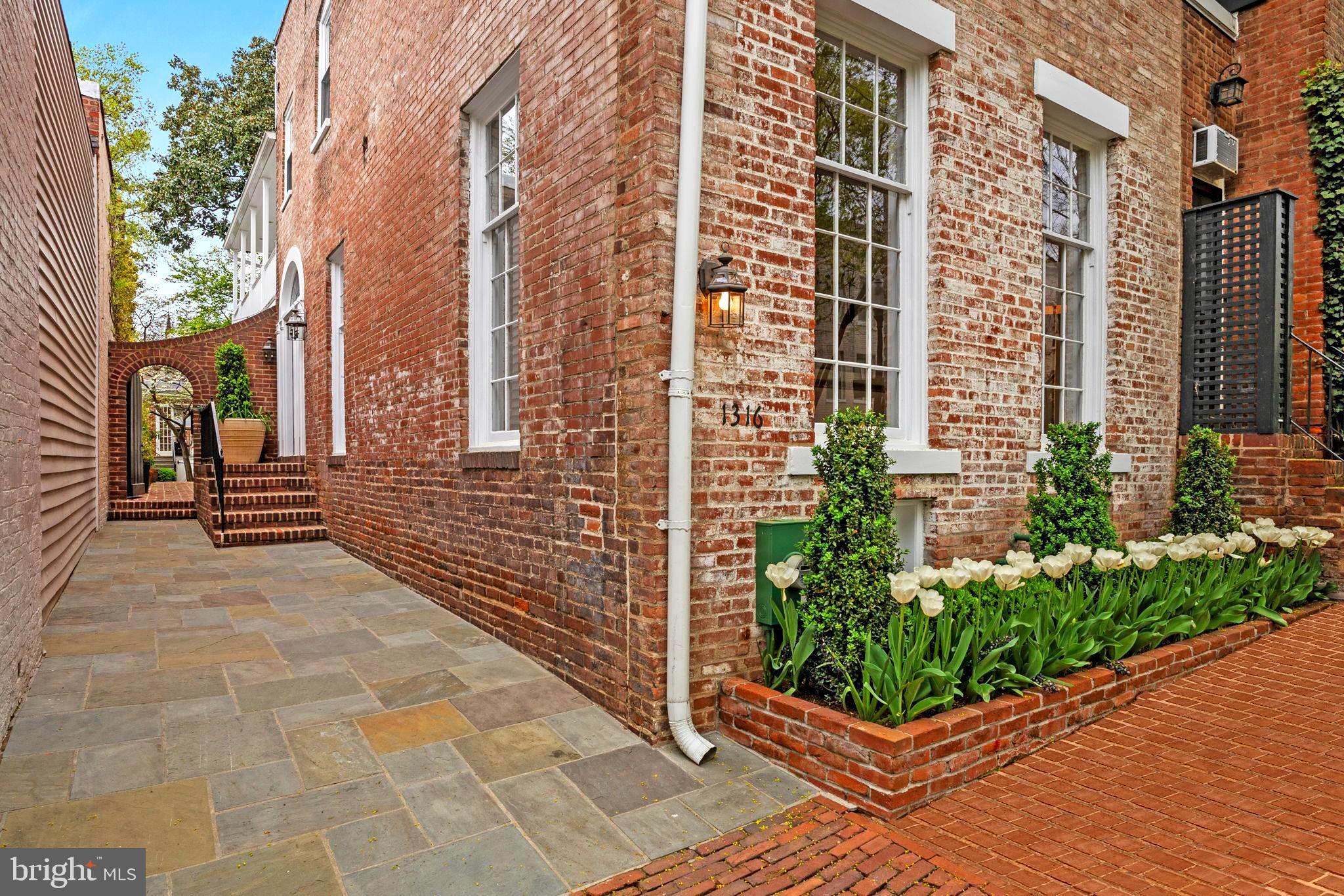 GEORGETOWN - Residential