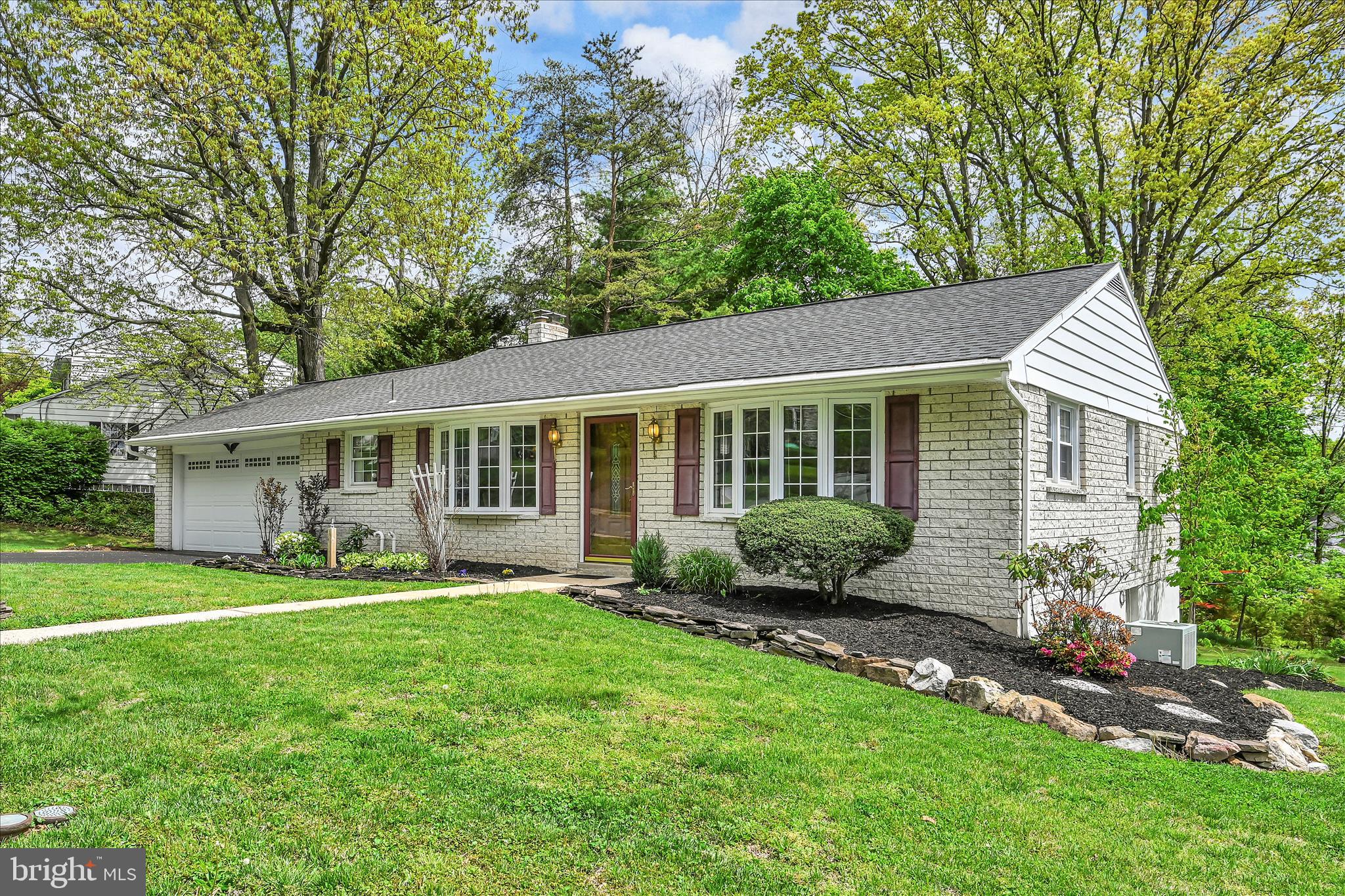 MARY WOOD - Residential