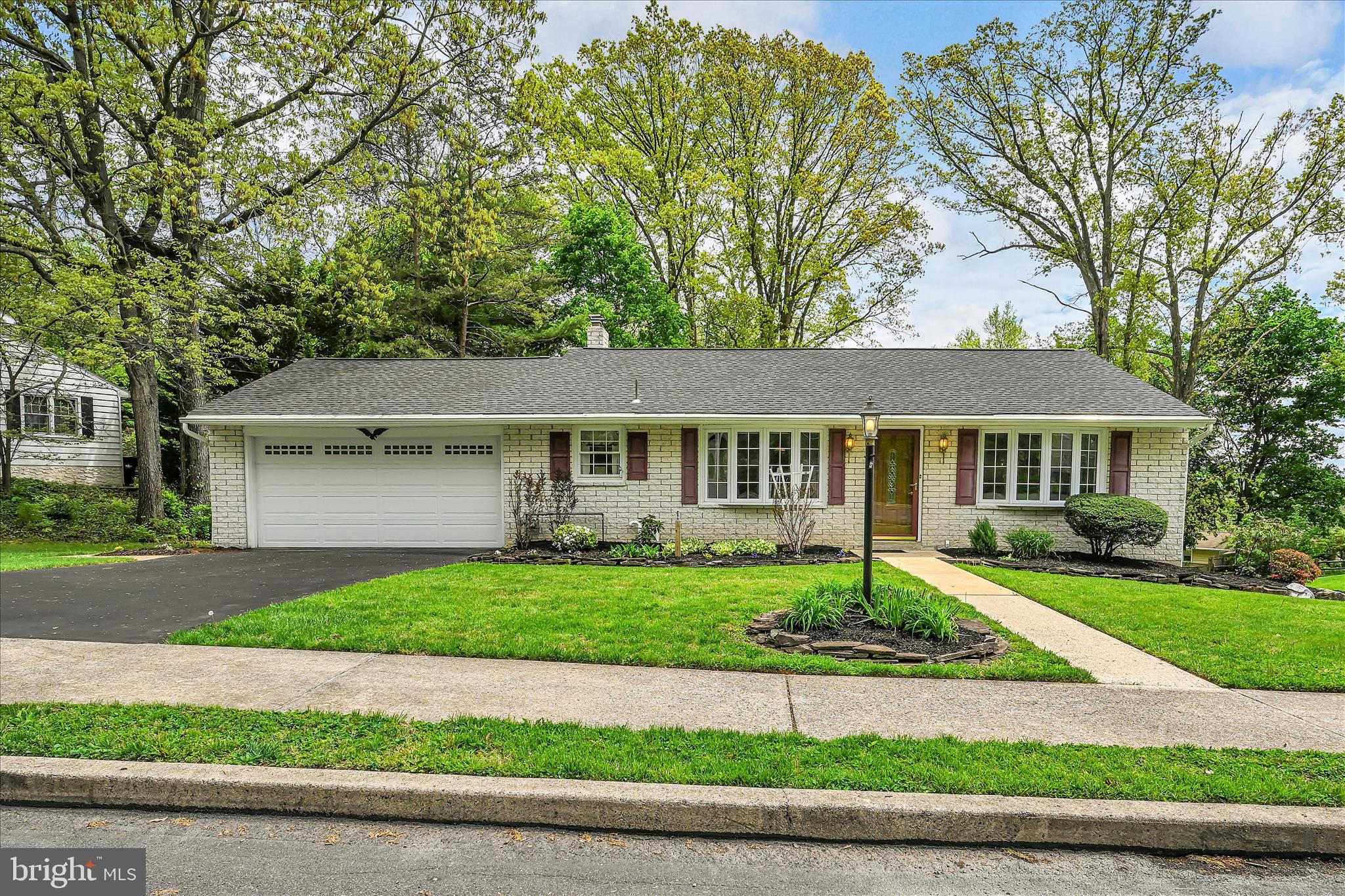 MARY WOOD - Residential