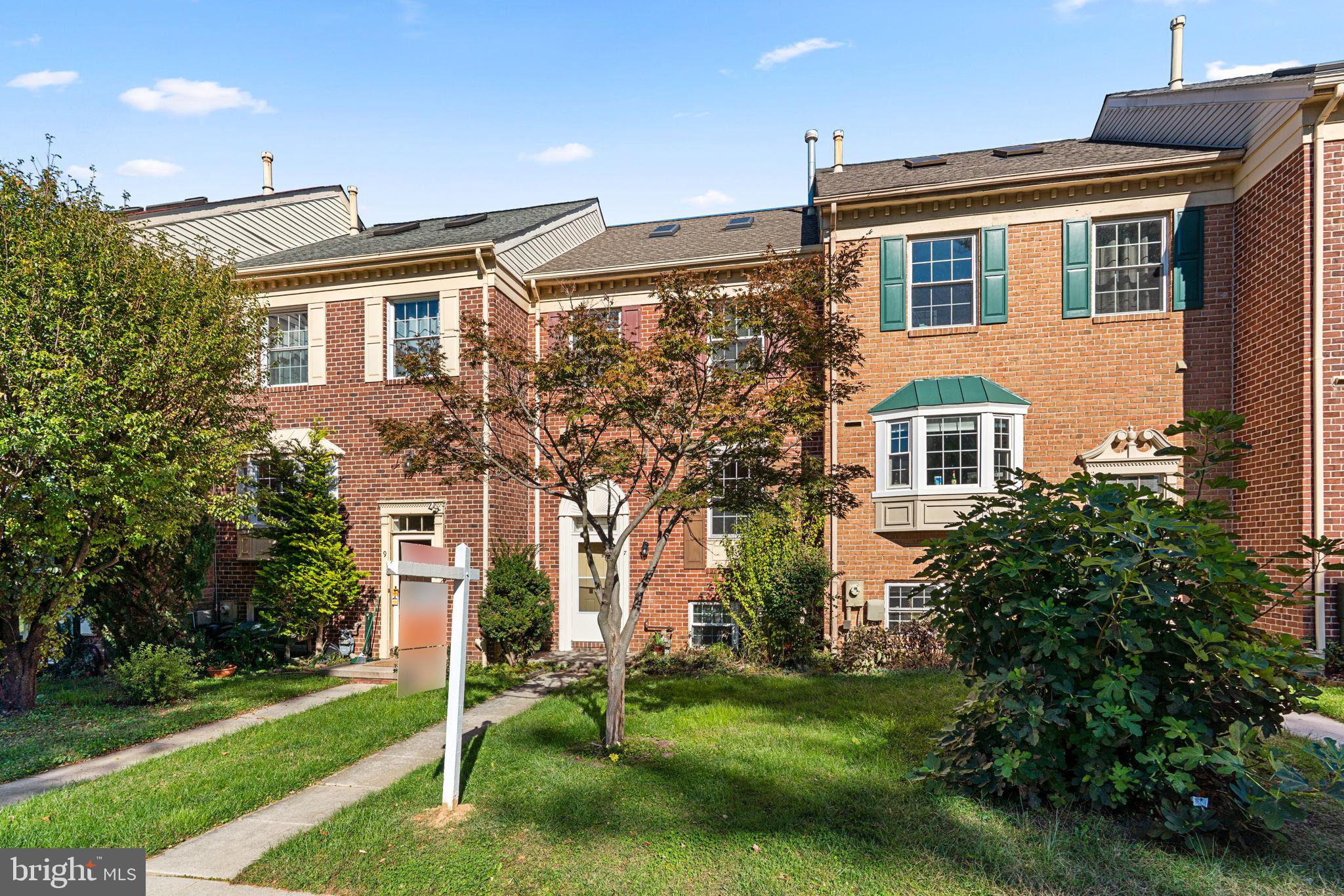 7 VALLEY CROSSING CIRCLE