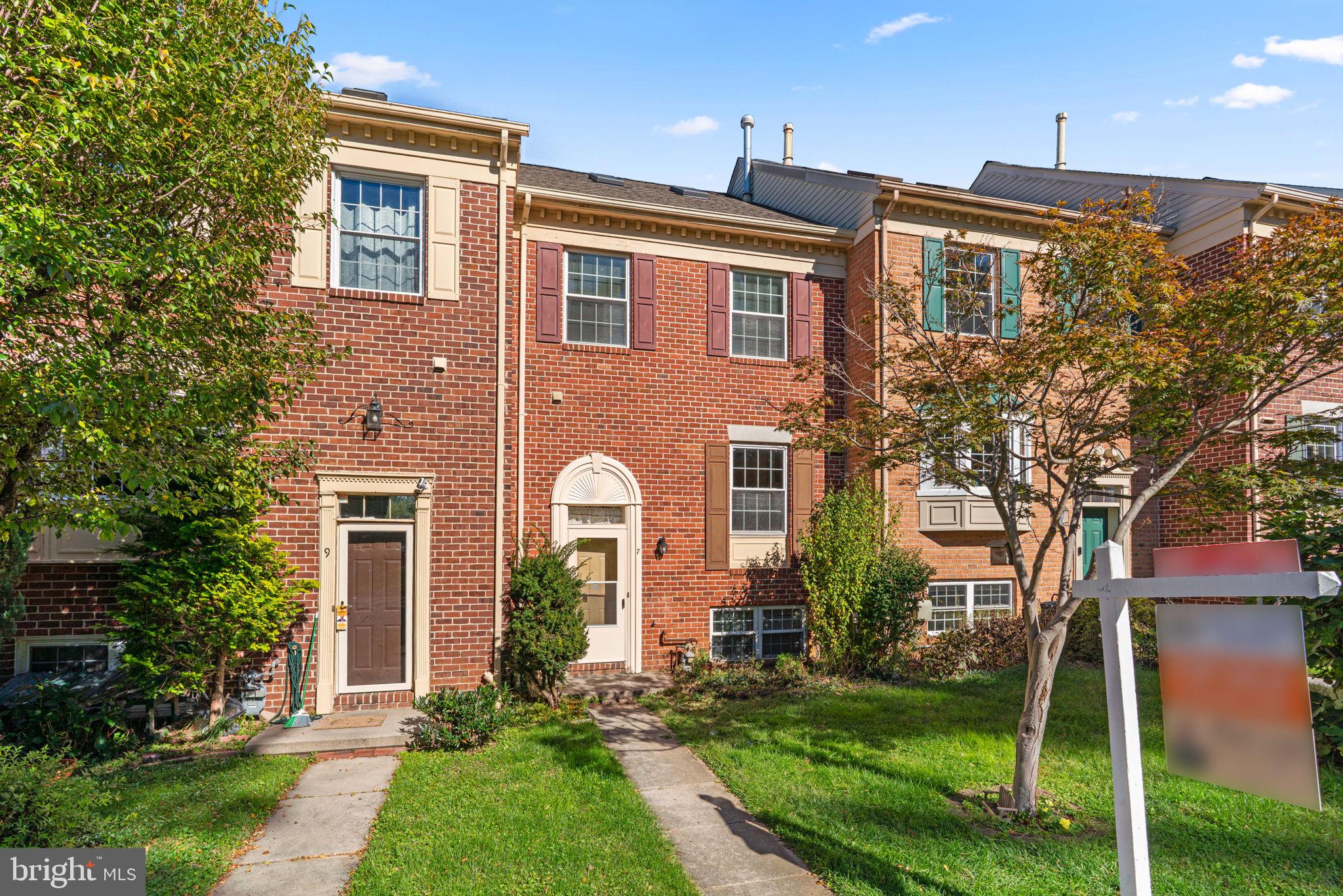 7 VALLEY CROSSING CIRCLE