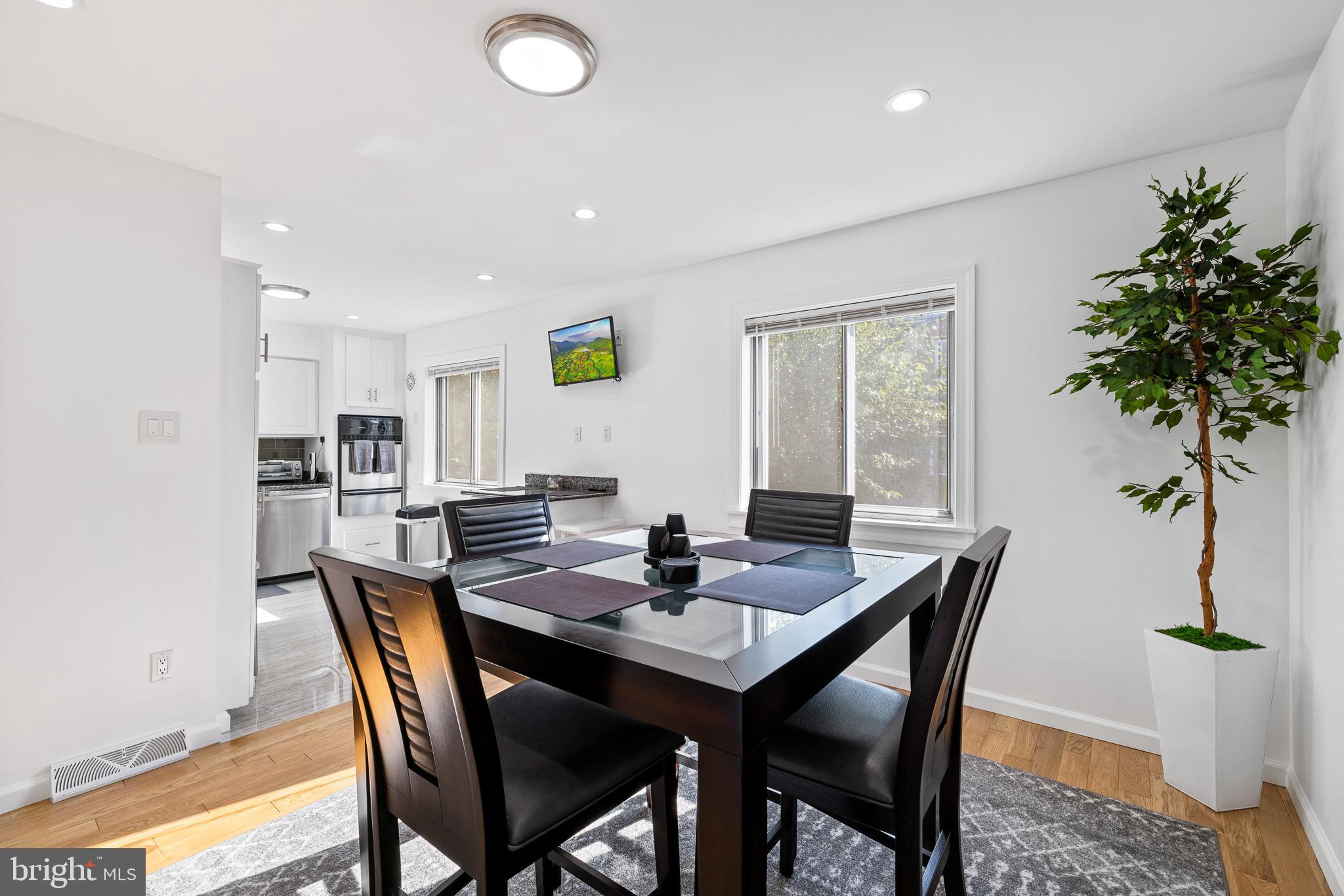 POPLAR - Residential Lease