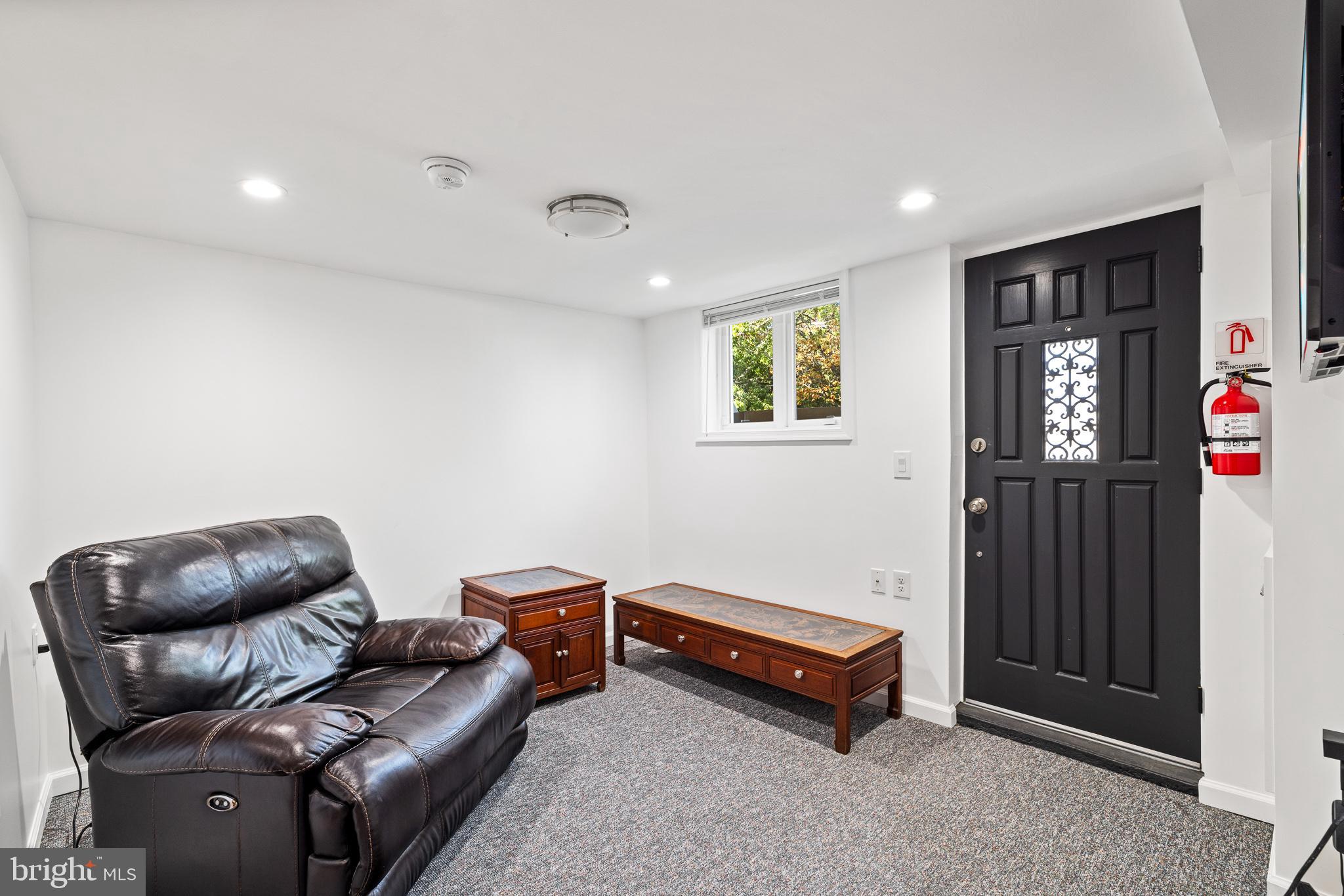 POPLAR - Residential Lease