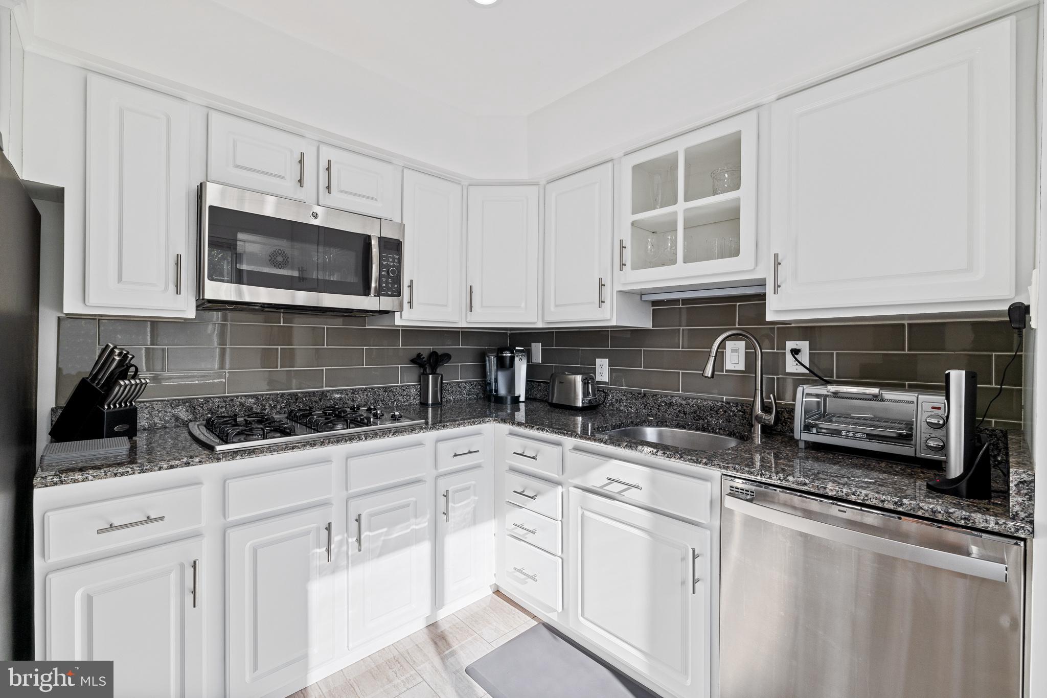 POPLAR - Residential Lease