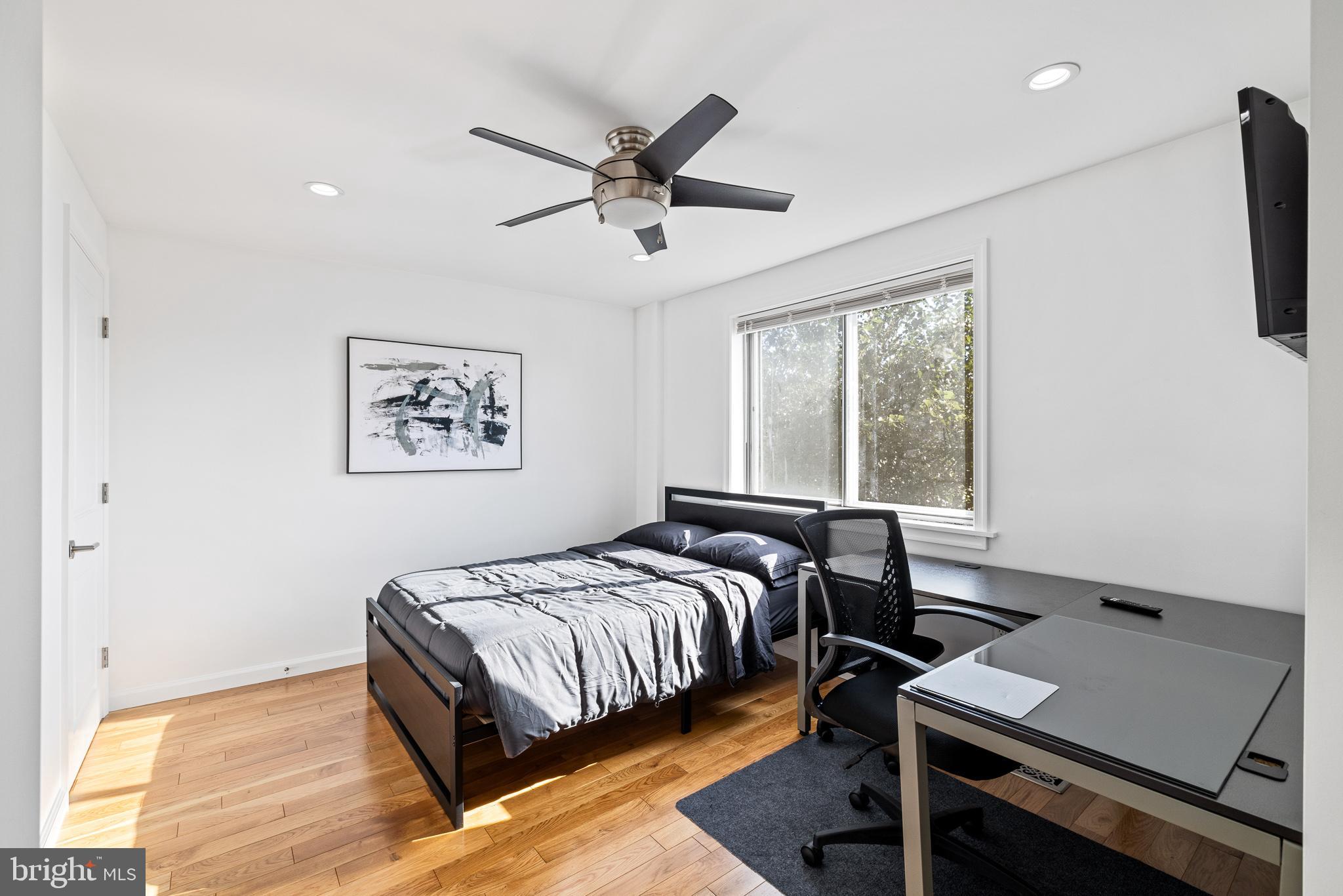 POPLAR - Residential Lease