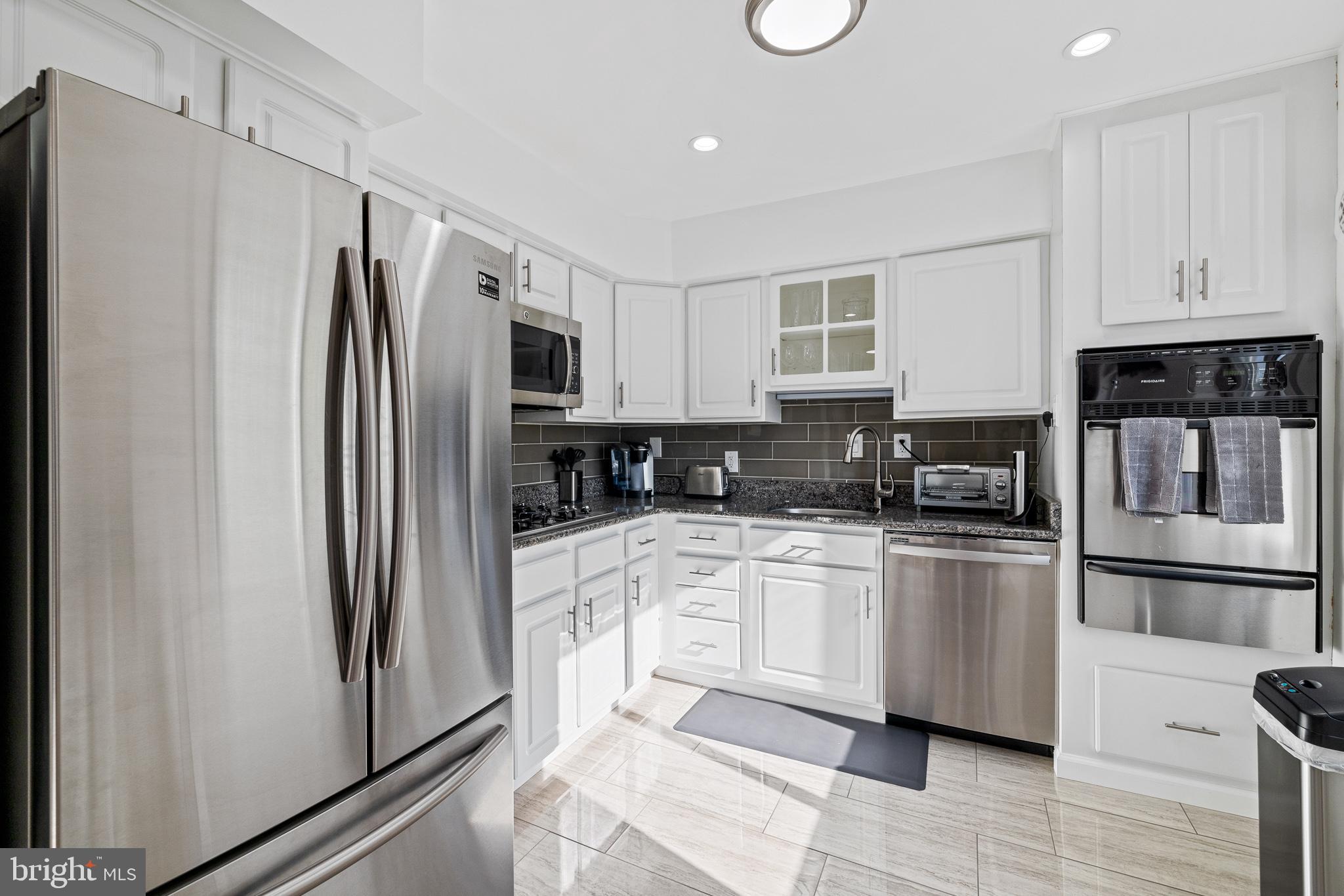 POPLAR - Residential Lease