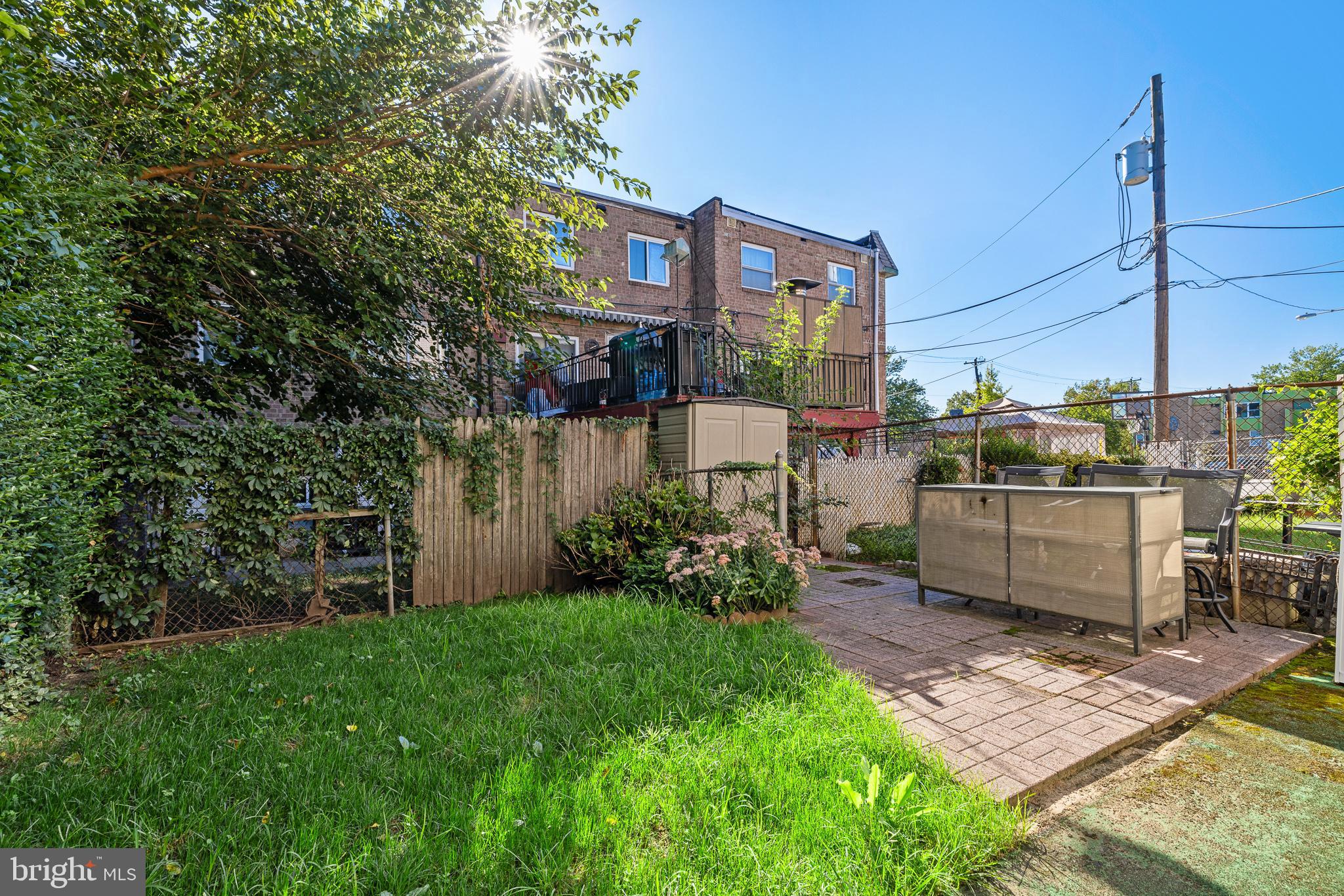 POPLAR - Residential Lease