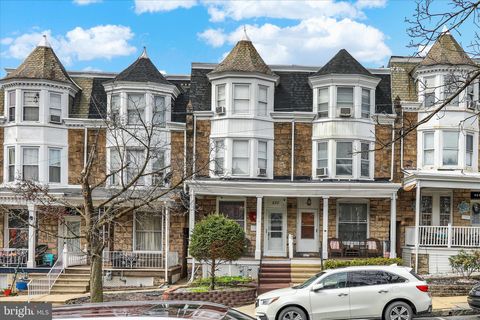 Townhouse For Sale - 820 N 2nd Street<br/> READING, PA 19601