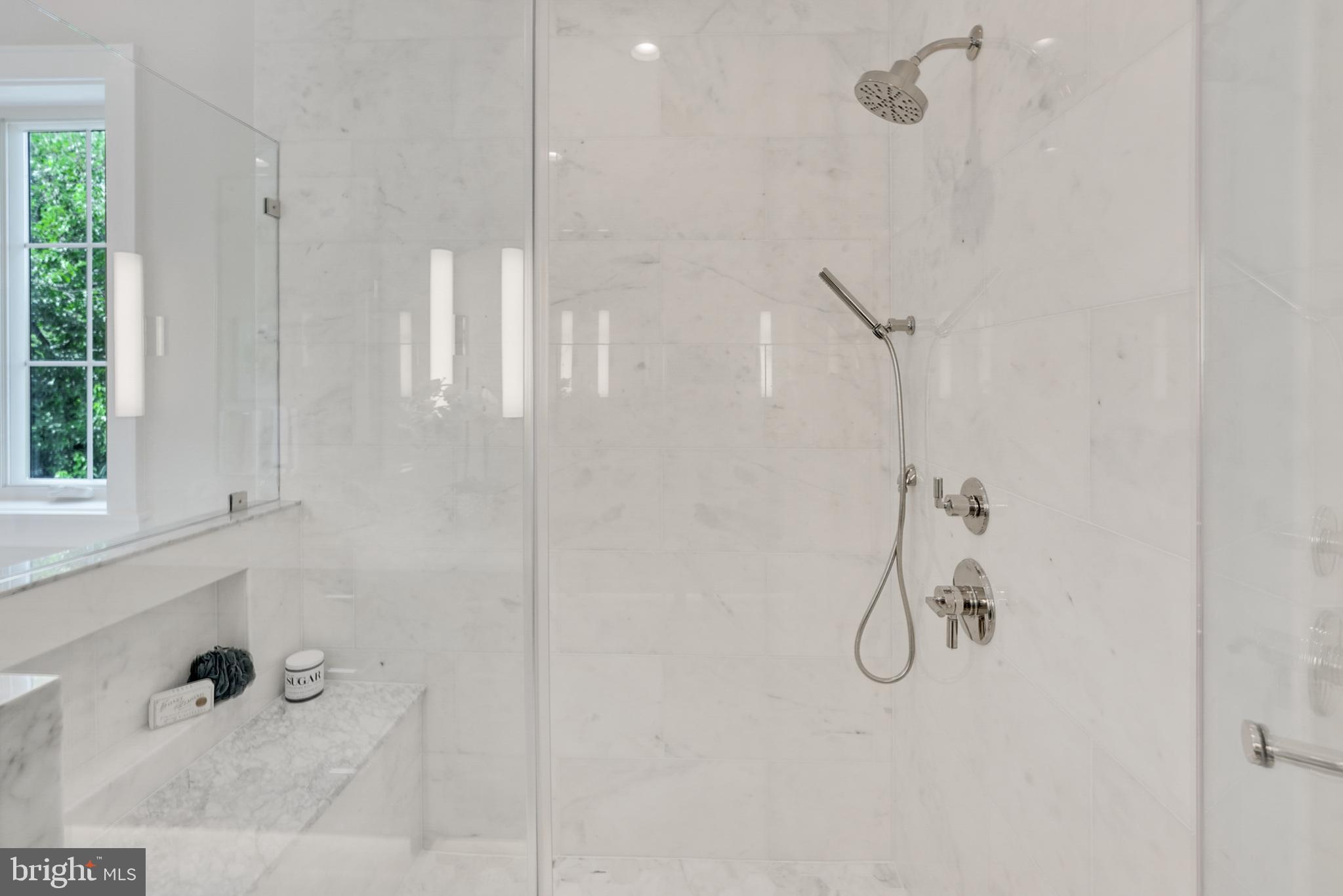 LEEWAY GARDENS - Residential