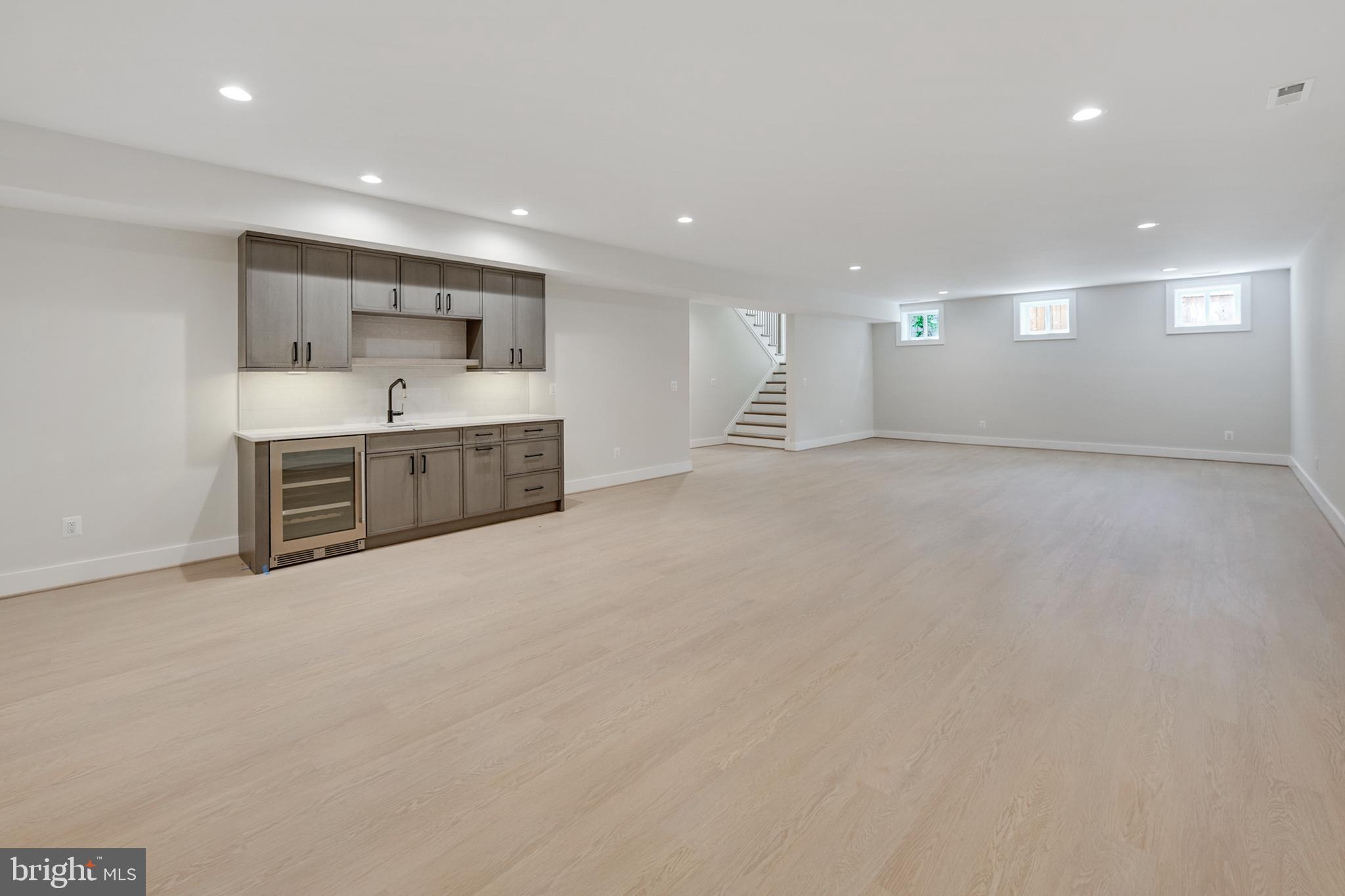 LEEWAY GARDENS - Residential