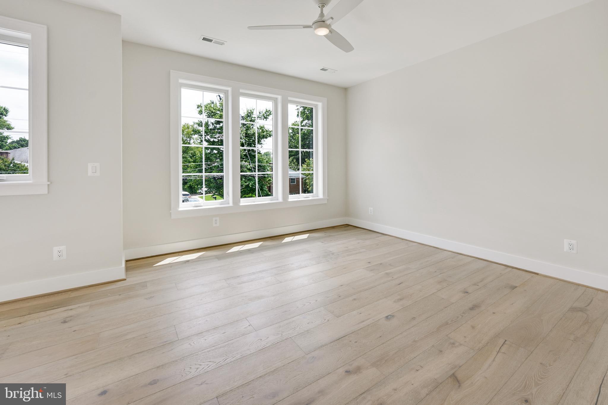 LEEWAY GARDENS - Residential