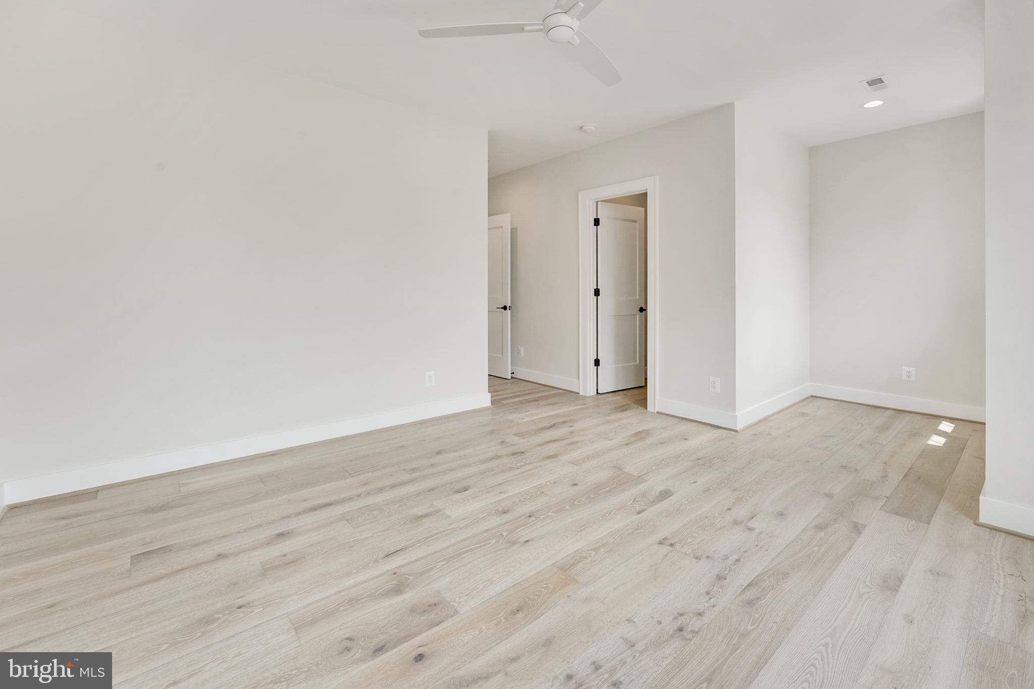 LEEWAY GARDENS - Residential