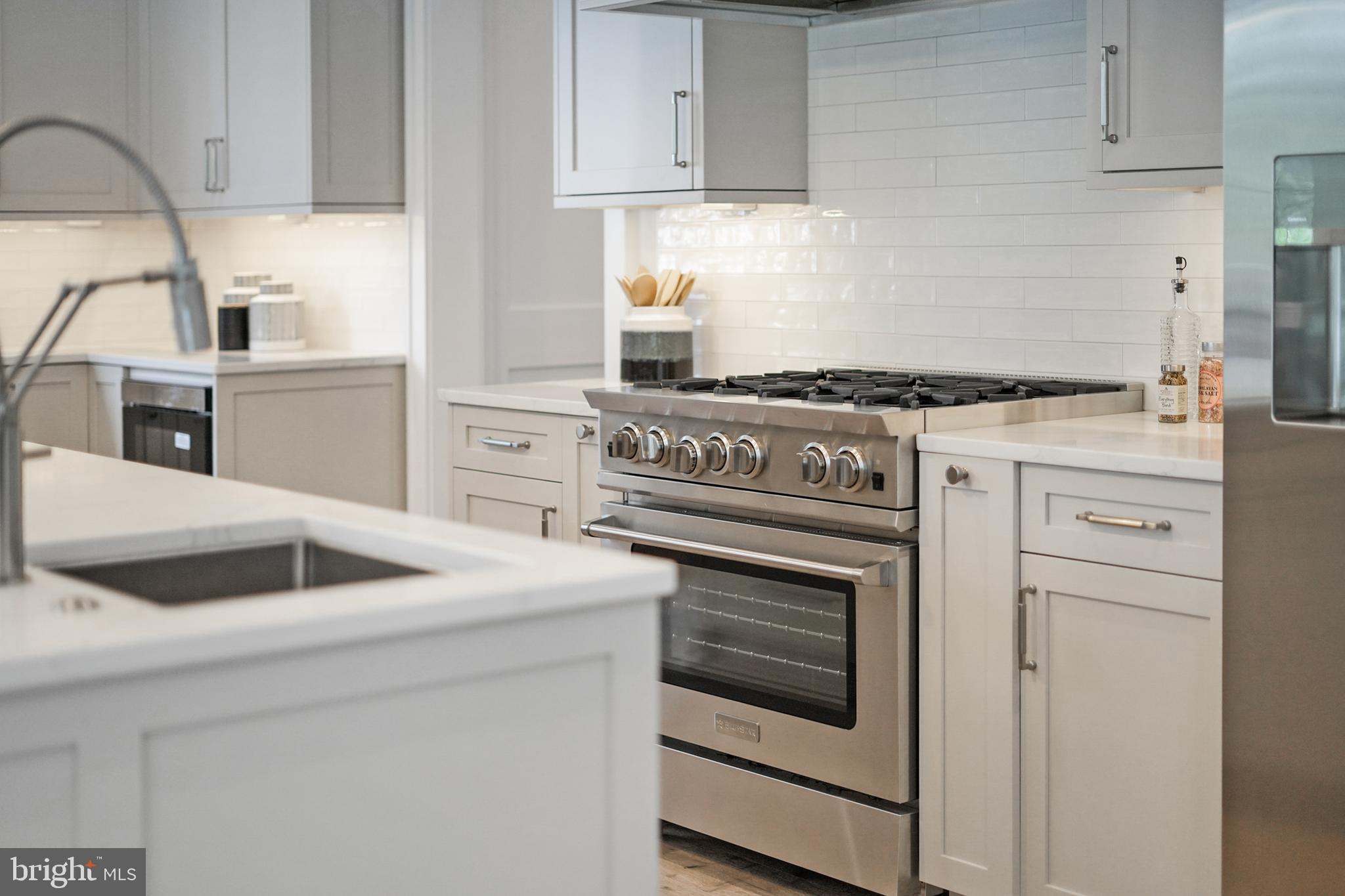 LEEWAY GARDENS - Residential