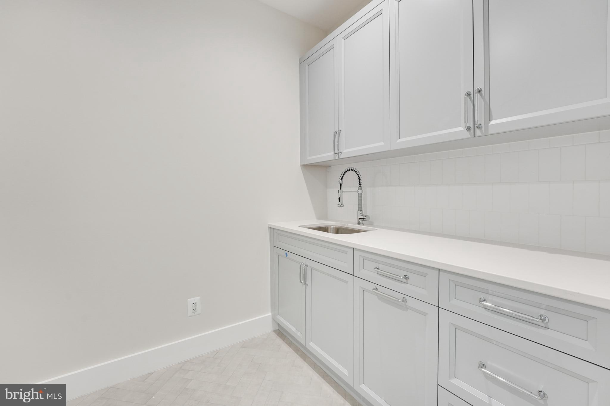 LEEWAY GARDENS - Residential