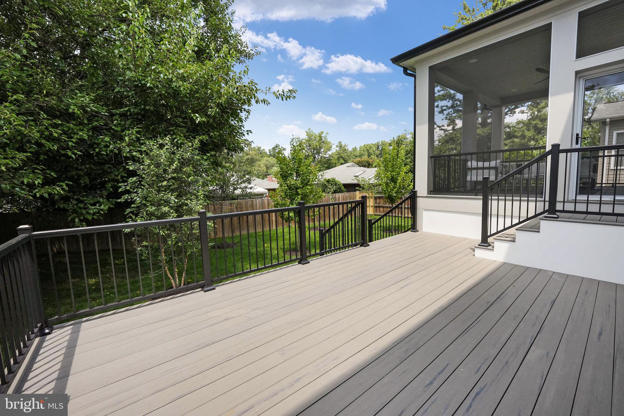 LEEWAY GARDENS - Residential