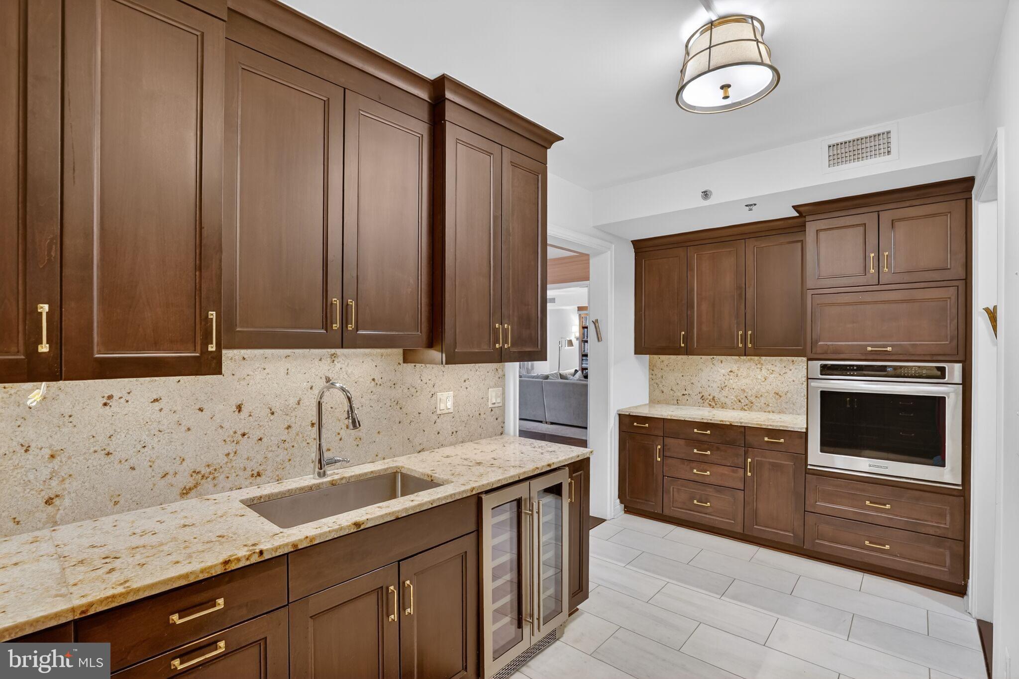 WEST END - Residential