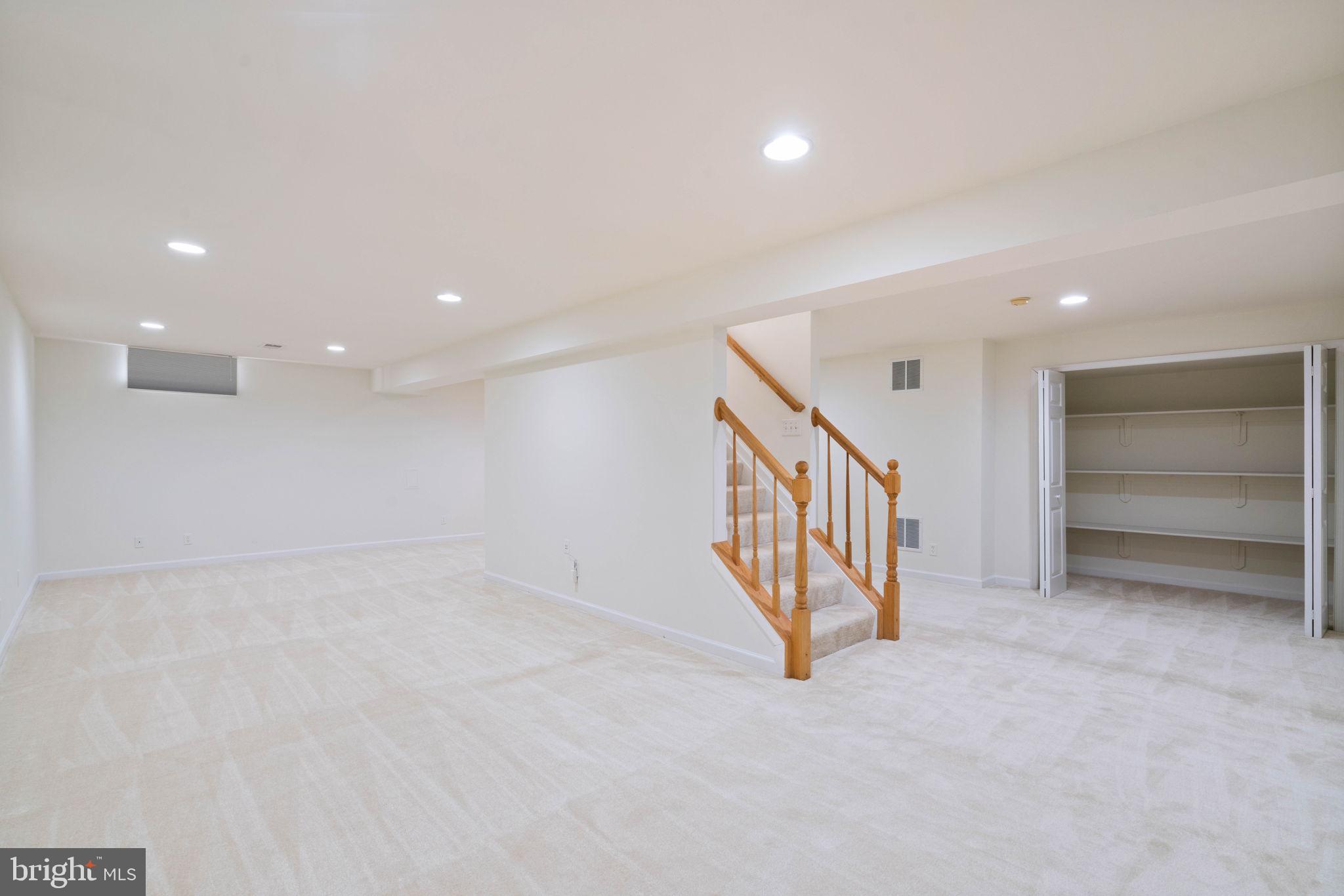 ASHBURN VILLAGE - Residential