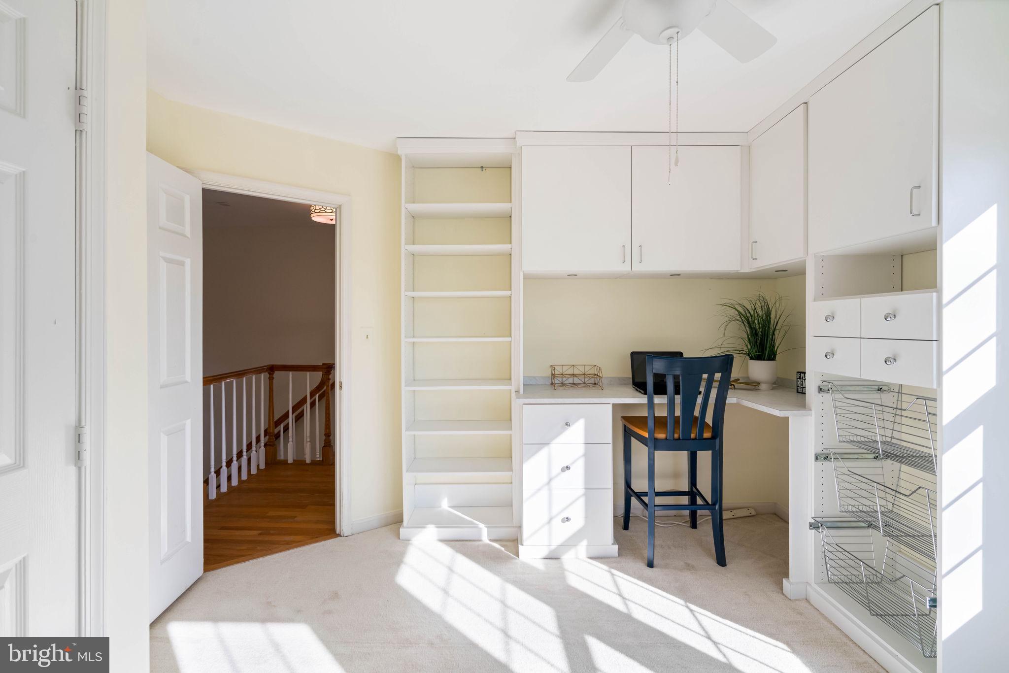 ASHBURN VILLAGE - Residential