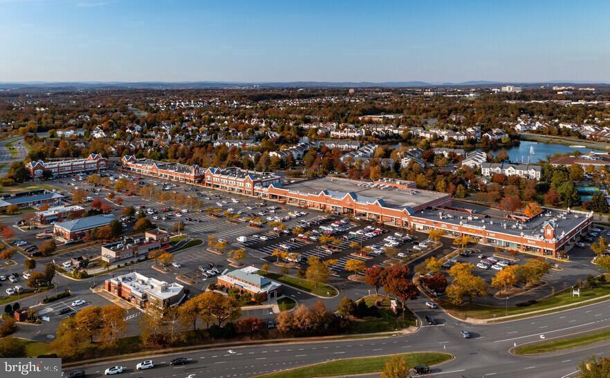 ASHBURN VILLAGE - Residential