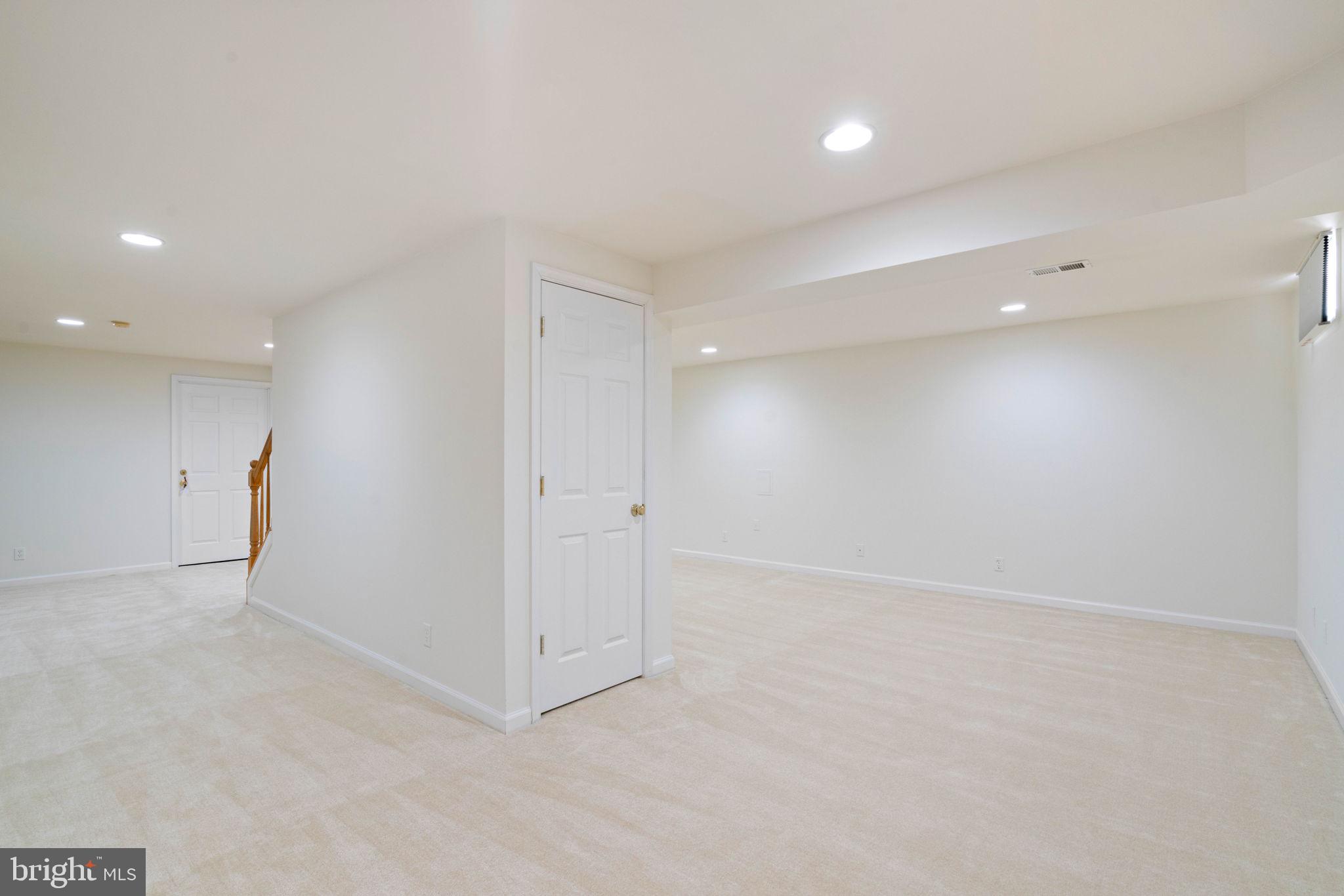 ASHBURN VILLAGE - Residential