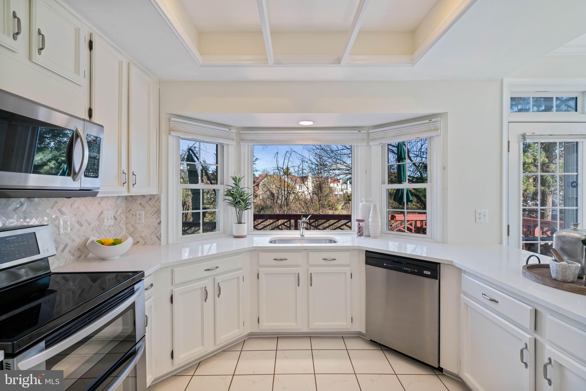 ASHBURN VILLAGE - Residential