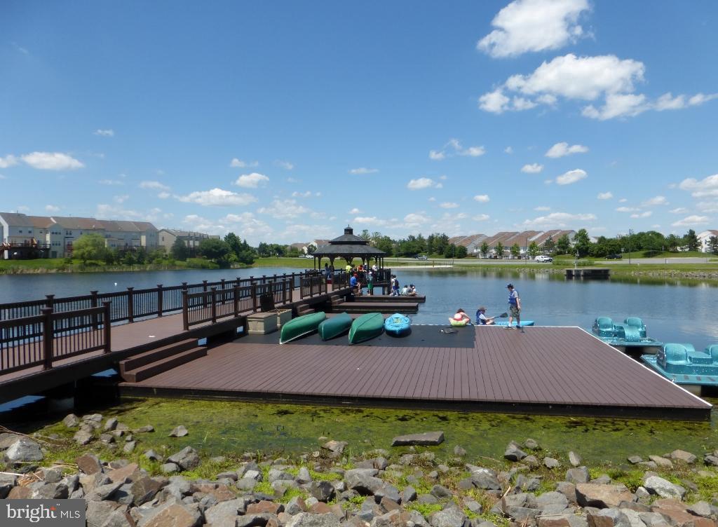 ASHBURN VILLAGE - Residential