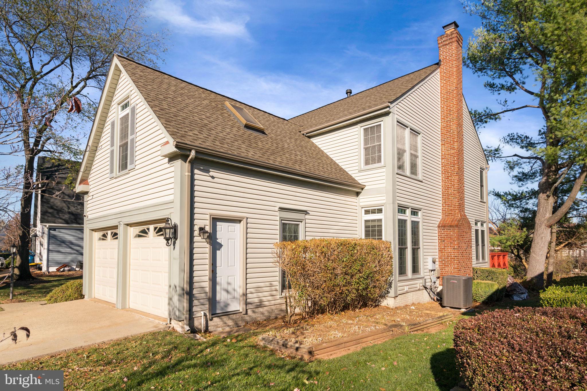 ASHBURN VILLAGE - Residential