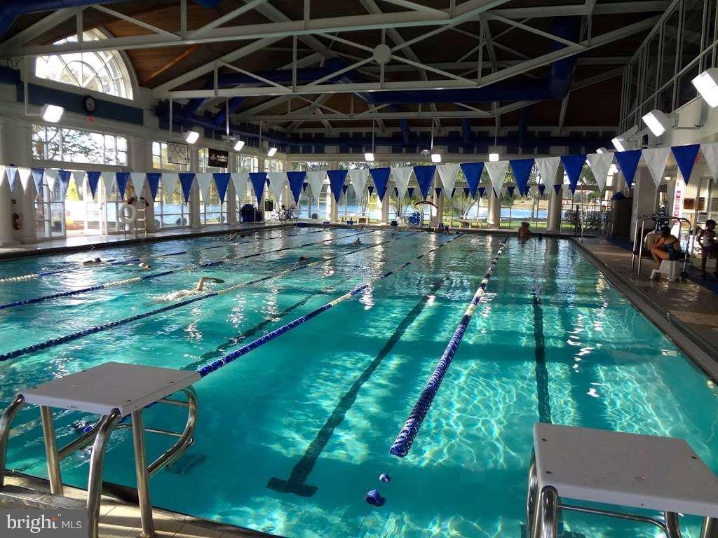 ASHBURN VILLAGE - Residential