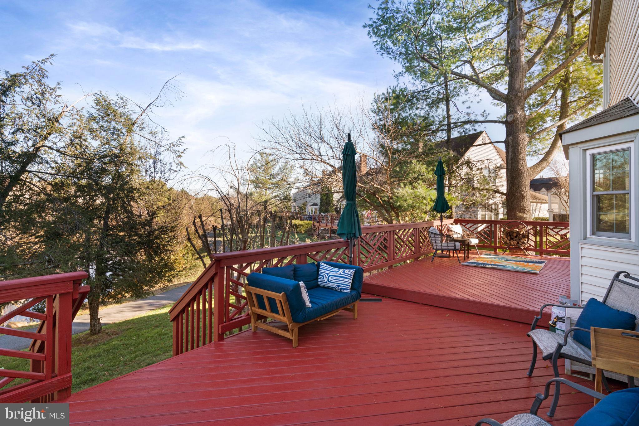 ASHBURN VILLAGE - Residential