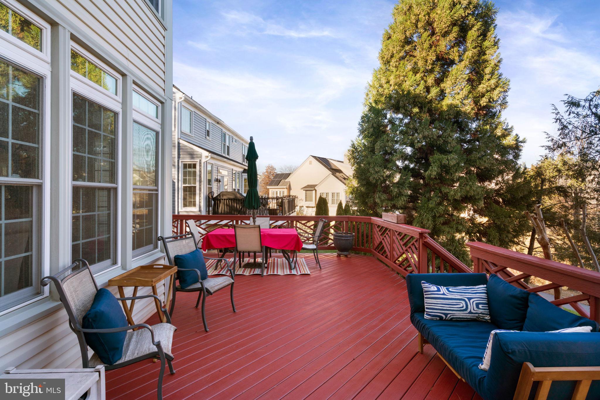 ASHBURN VILLAGE - Residential