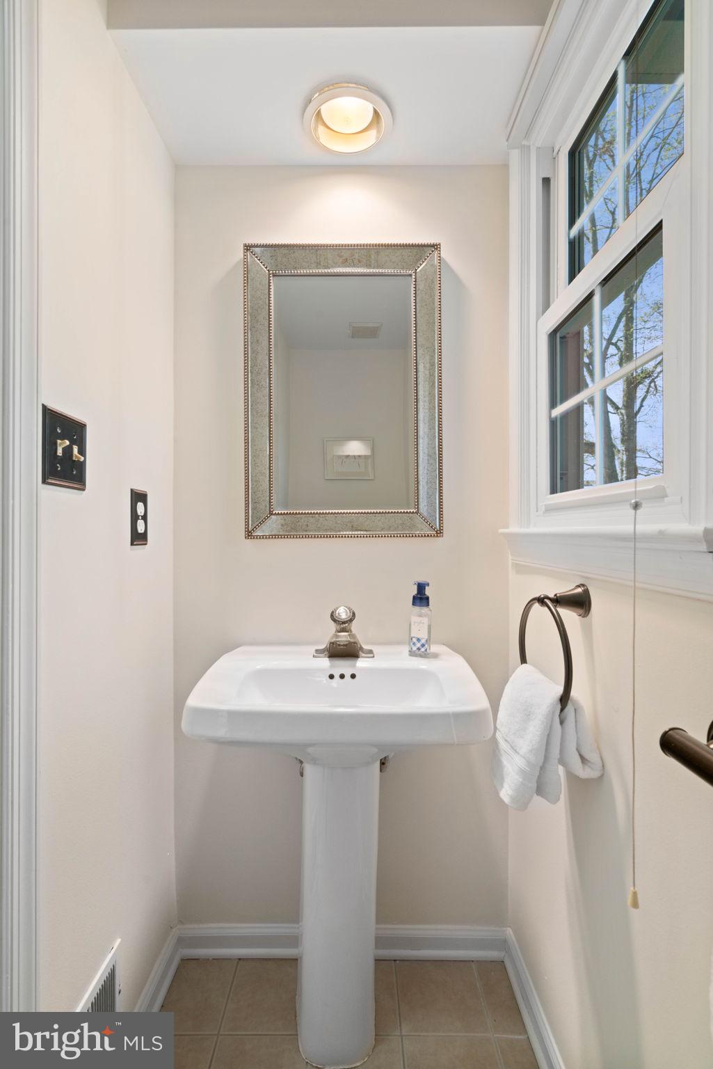 ASHBURN VILLAGE - Residential