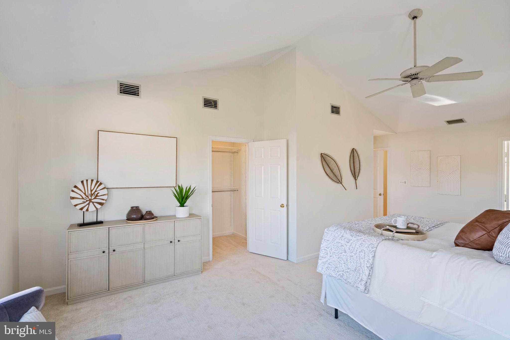 ASHBURN VILLAGE - Residential