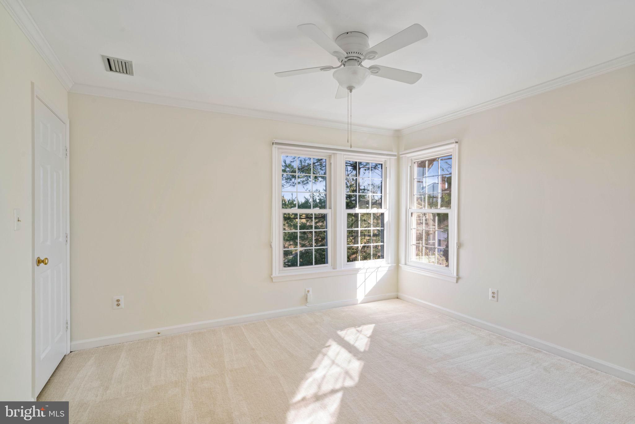 ASHBURN VILLAGE - Residential