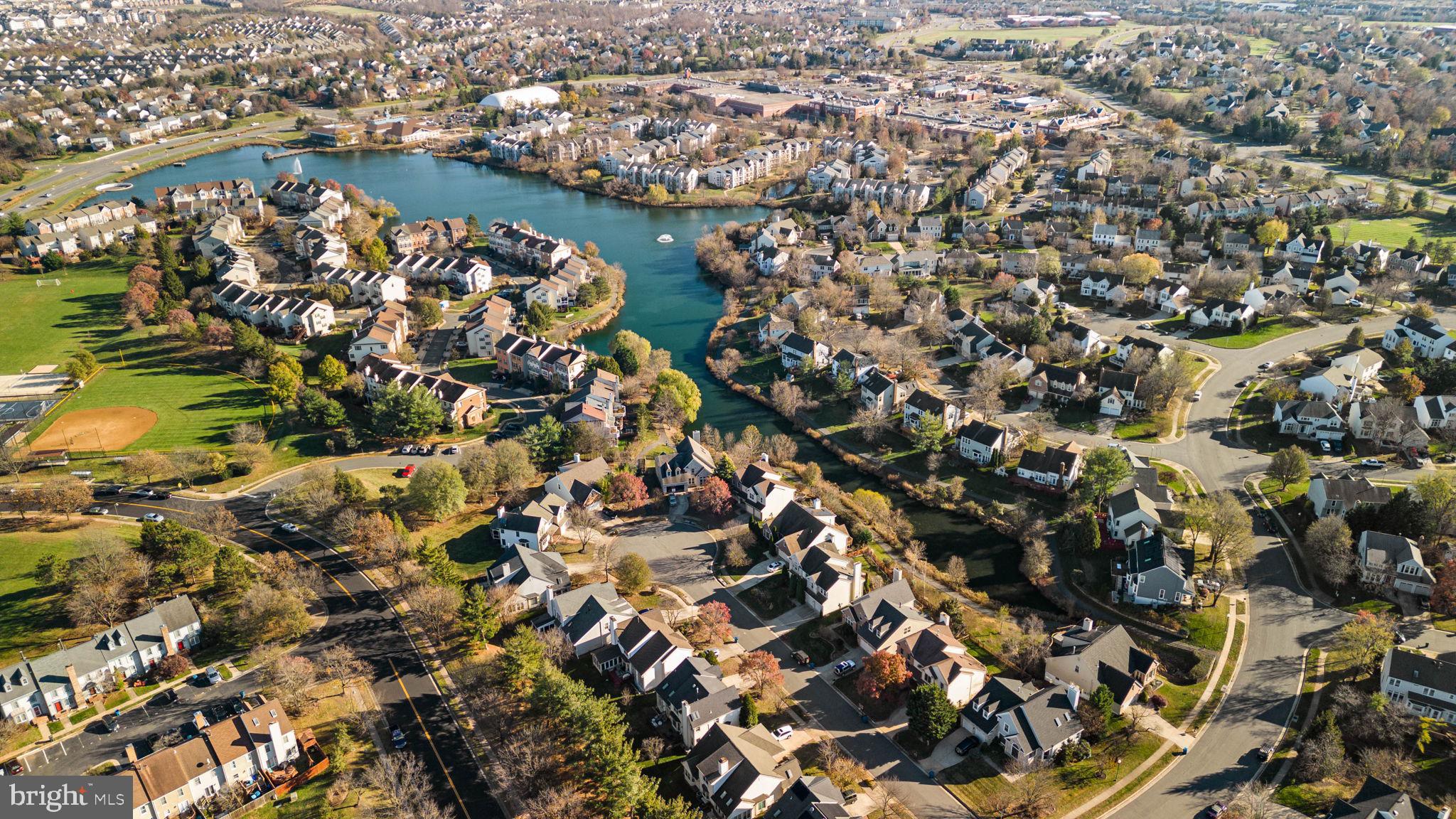 ASHBURN VILLAGE - Residential