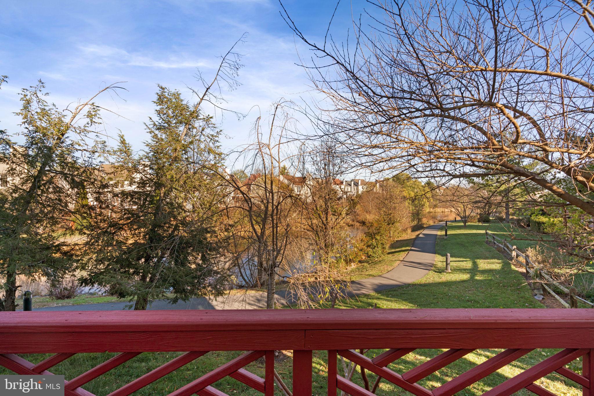 ASHBURN VILLAGE - Residential