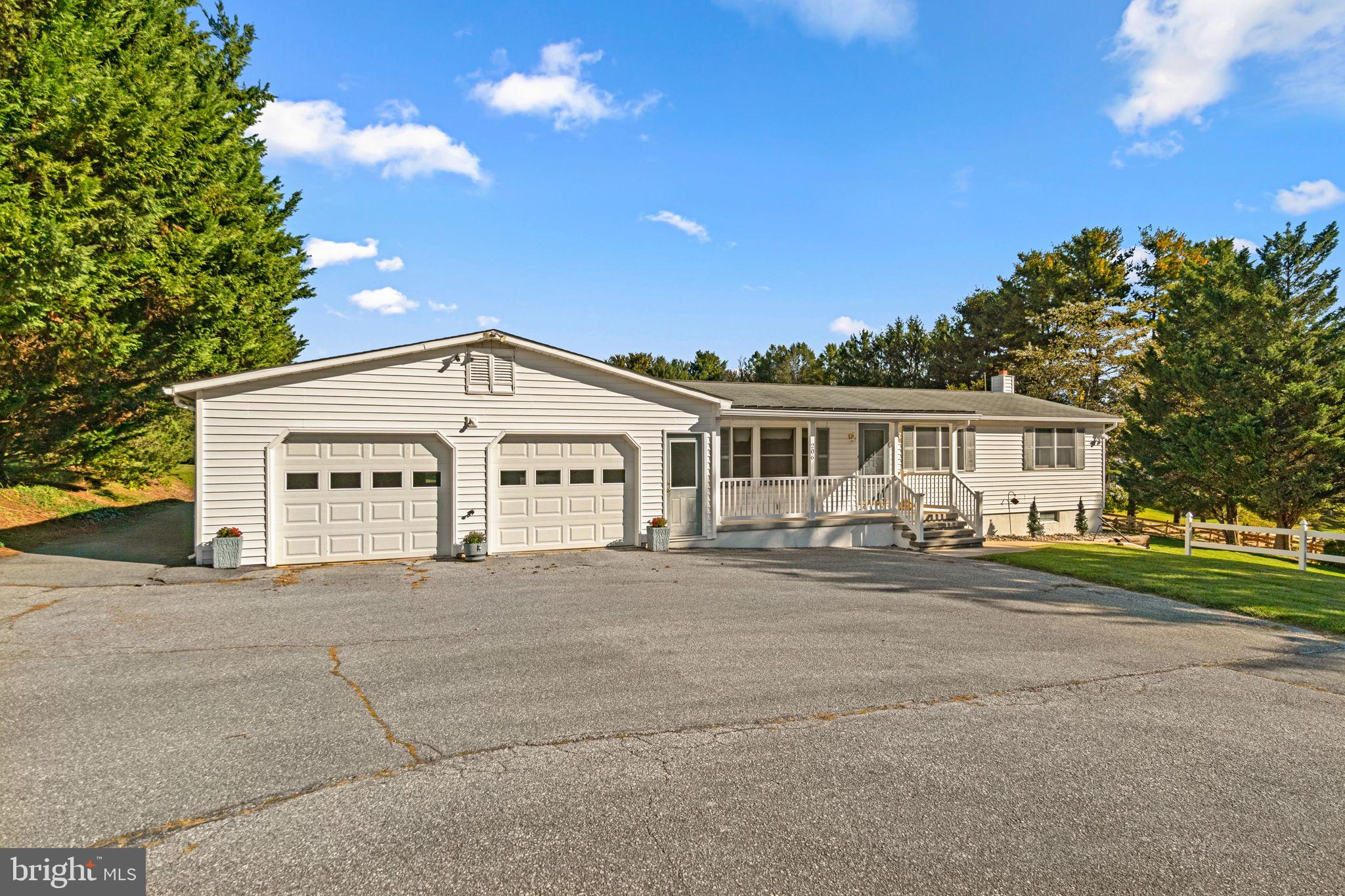 206 DAVIS LANE