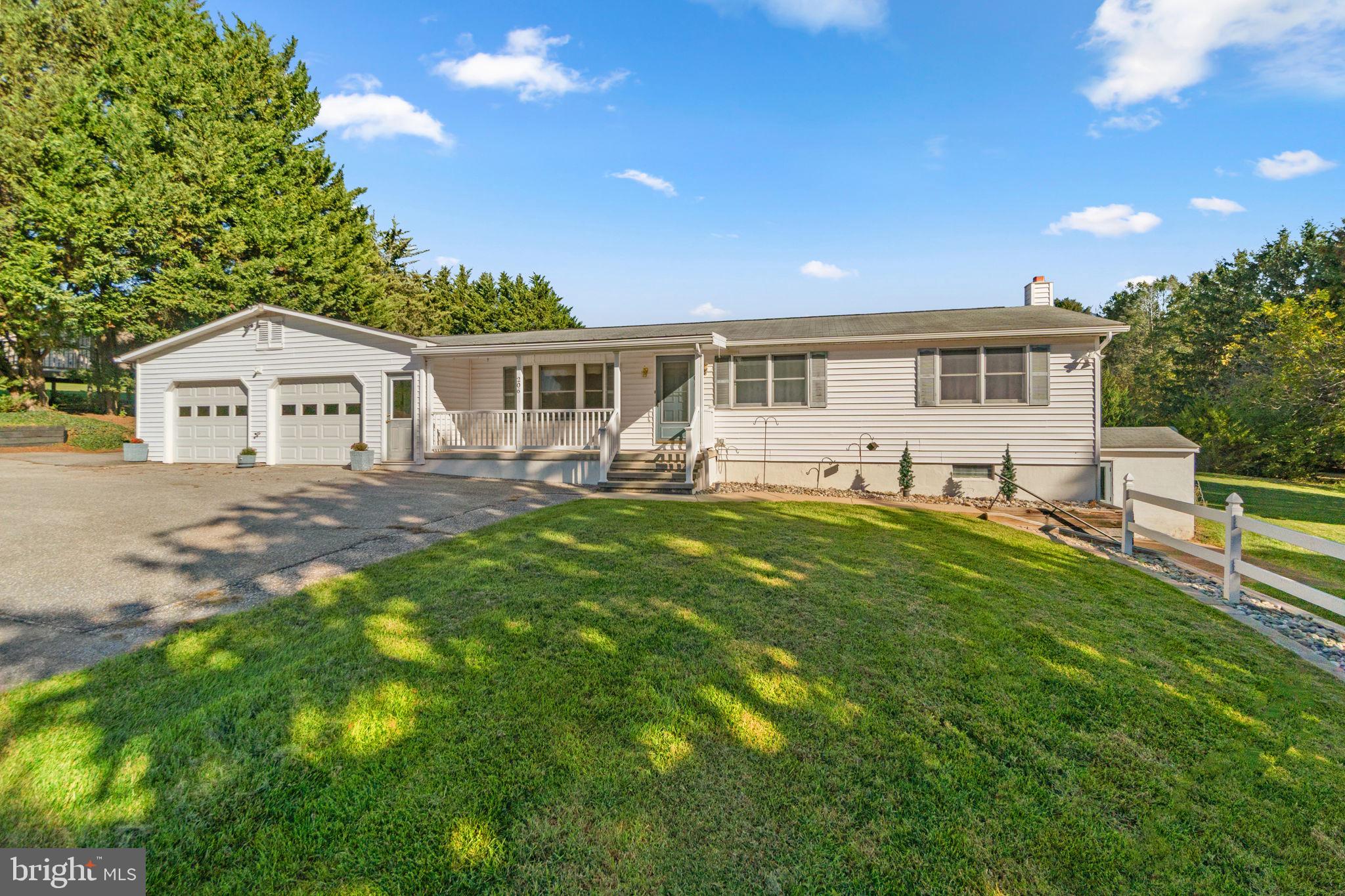 206 DAVIS LANE