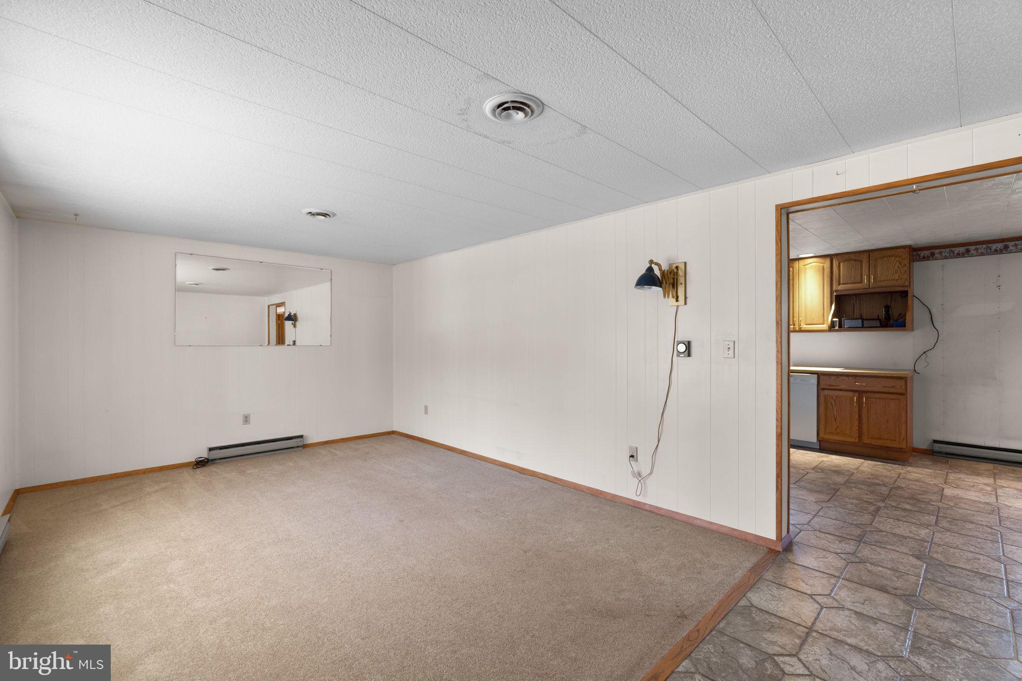 206 DAVIS LANE