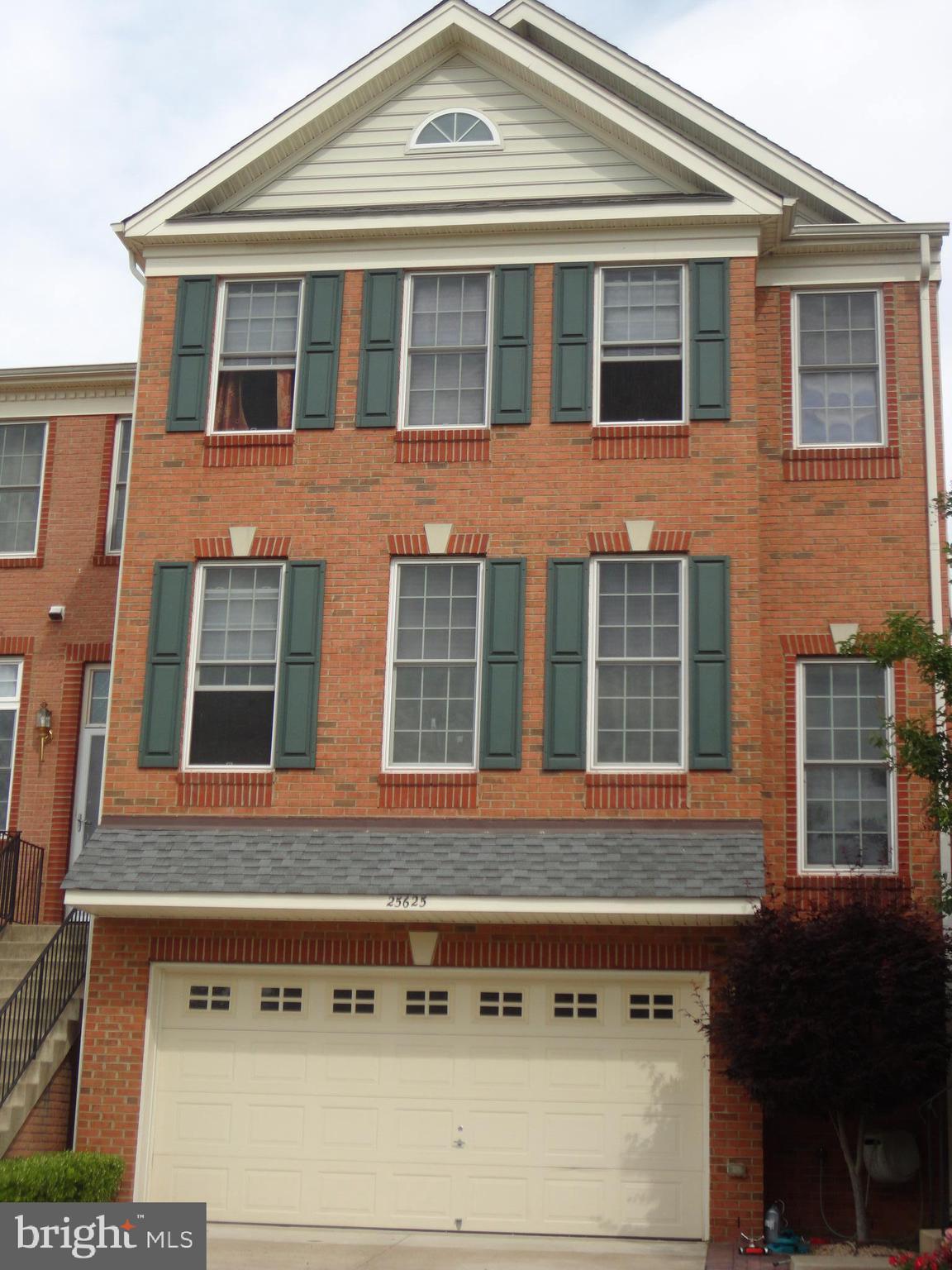 SOUTH RIDING - Residential Lease