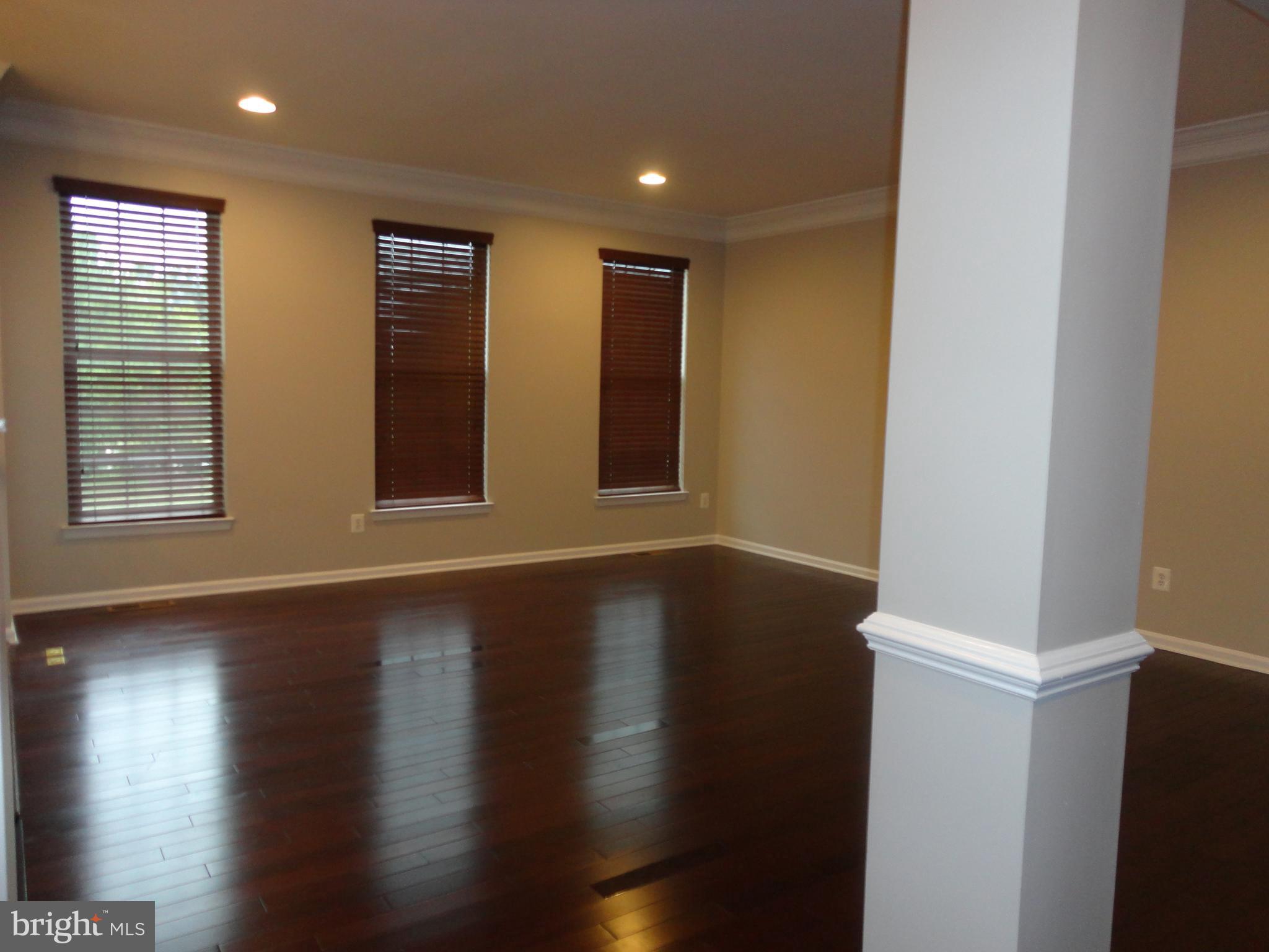 SOUTH RIDING - Residential Lease