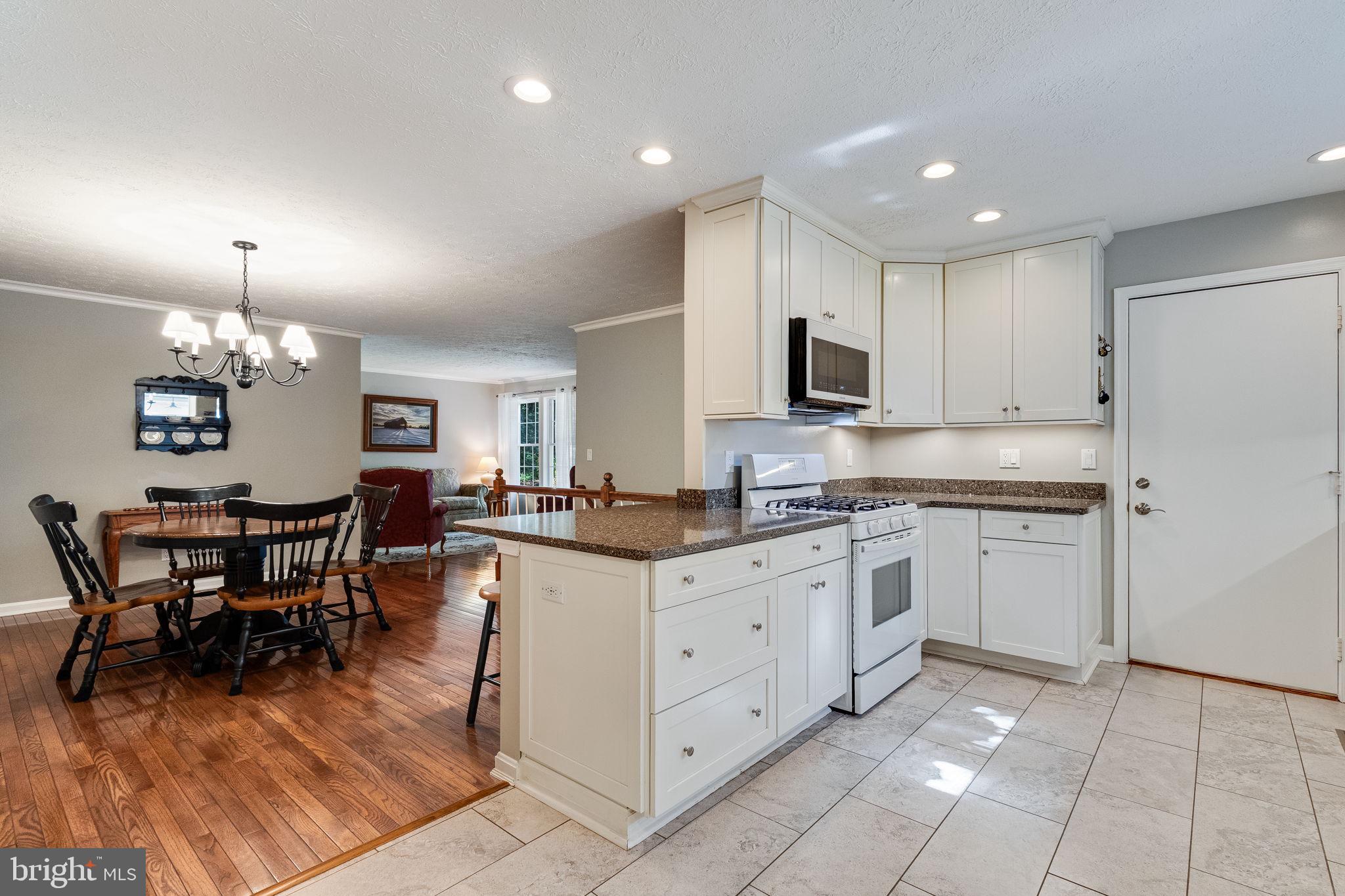 22995 WEDGEWOOD LANE
