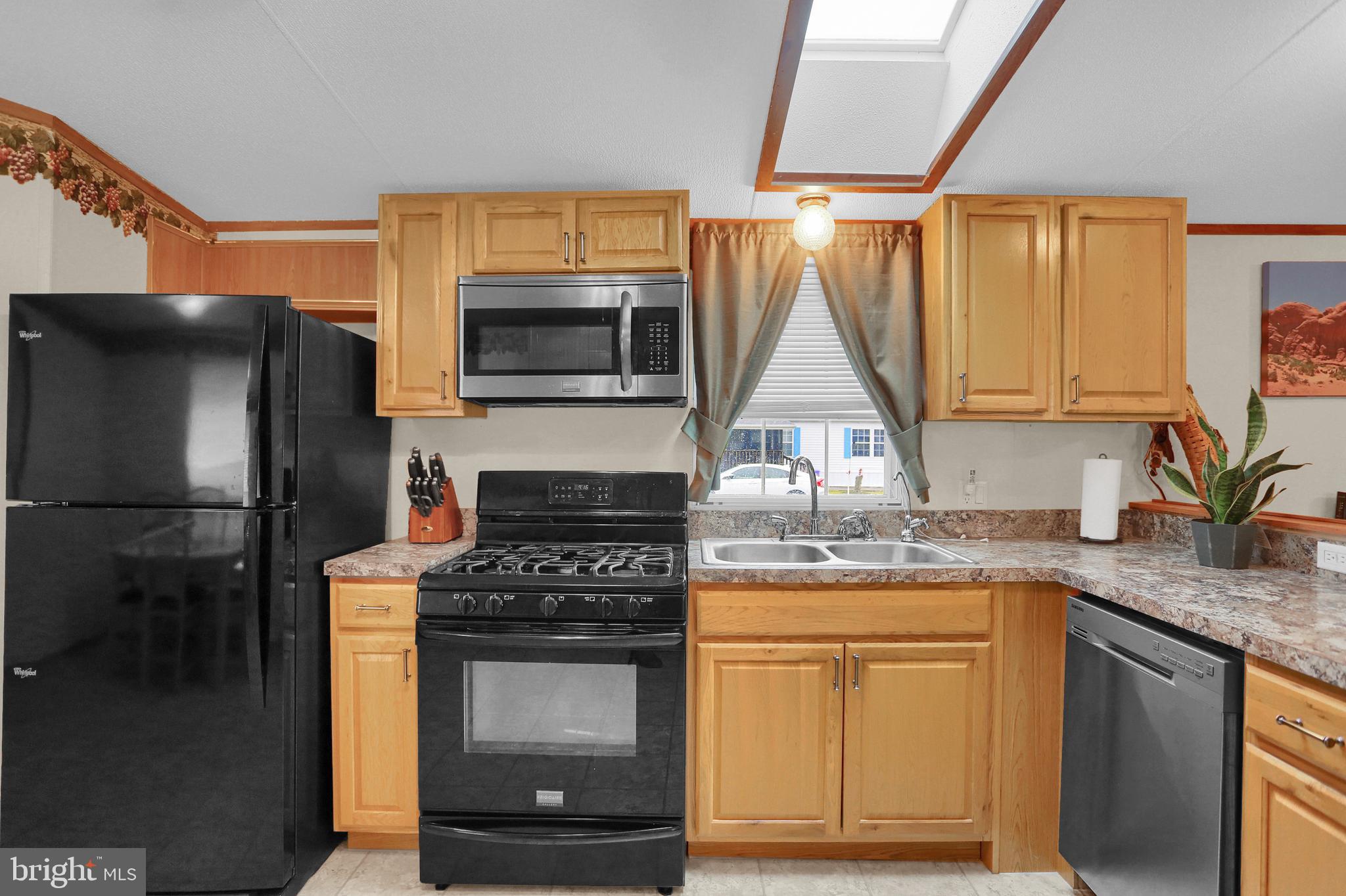 COUNTRY VIEW ESTATES - Residential