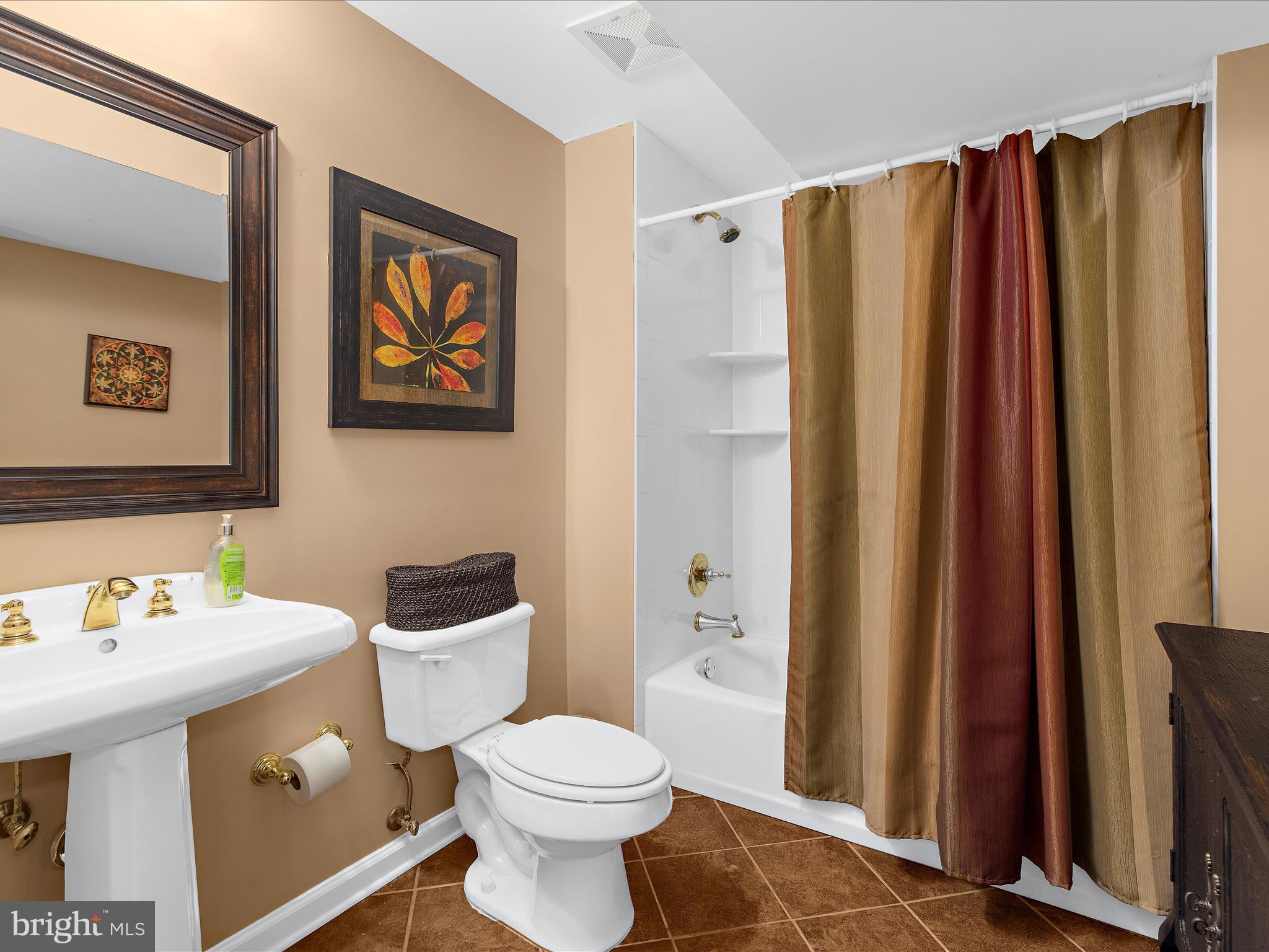 WEST FRIENDSHIP - Residential