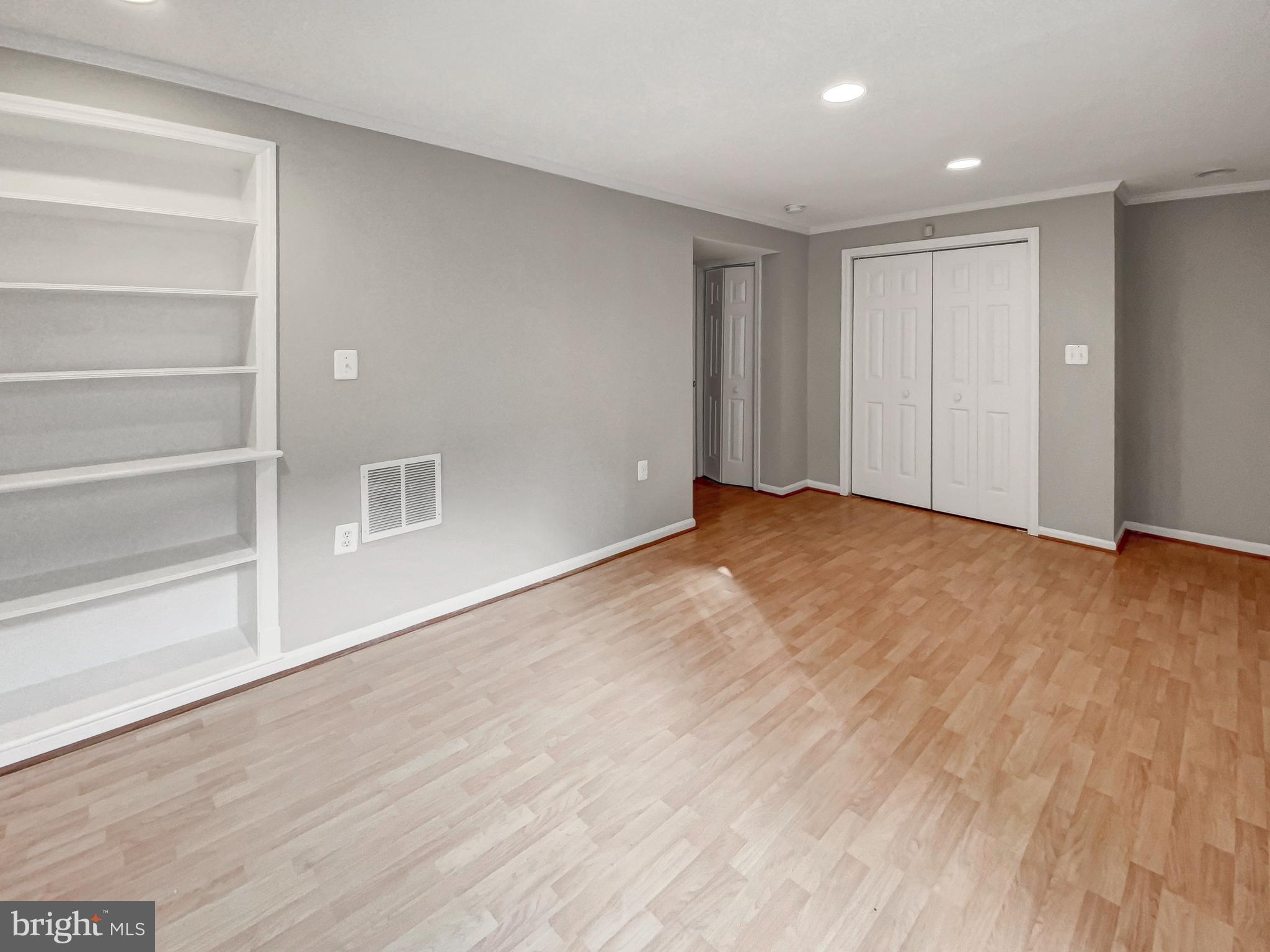 GUNNERS LAKE VILLAGE - Residential